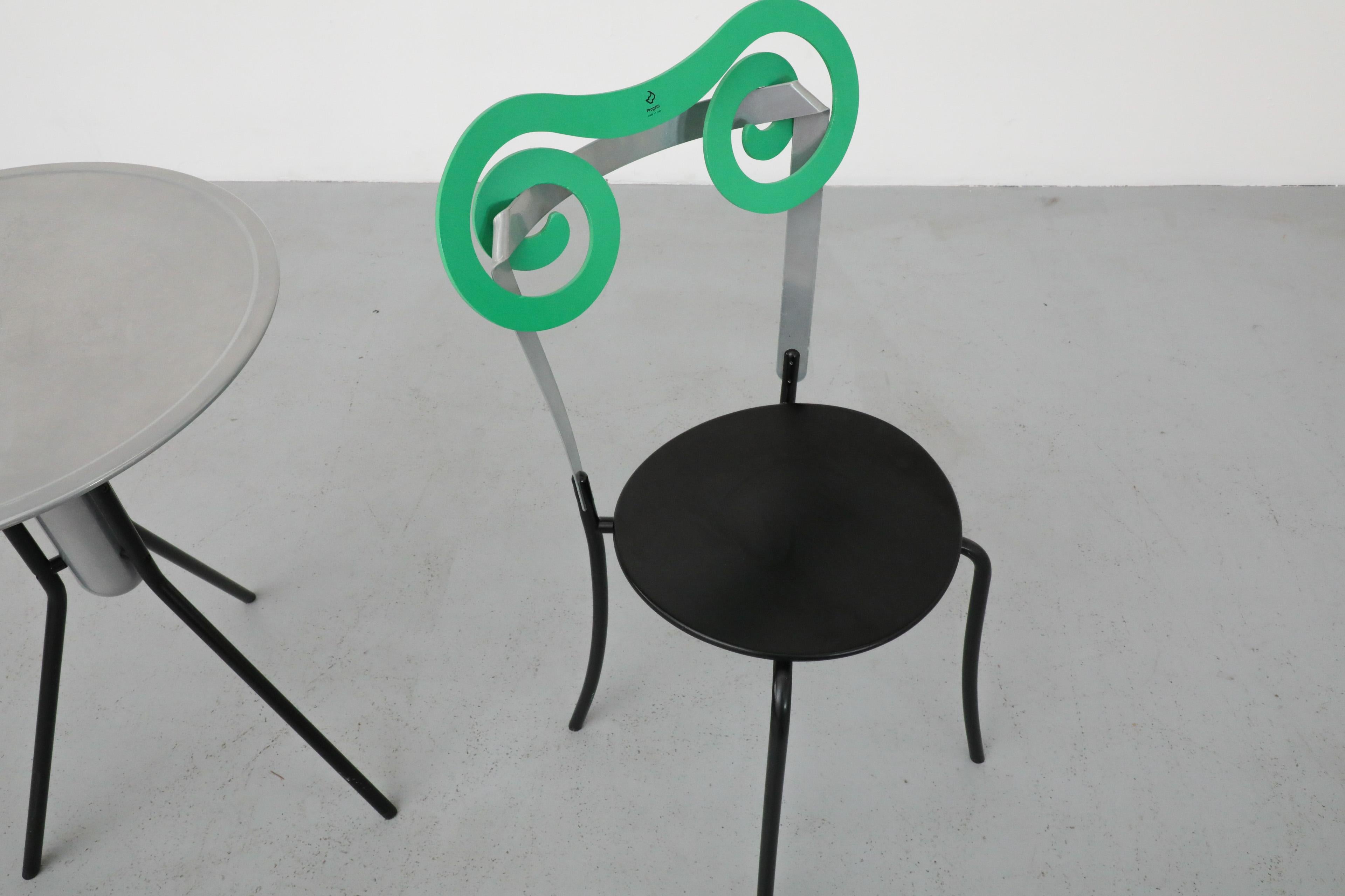 Ensemble de table et chaises italienne de style Memphis Progetti en vente 12