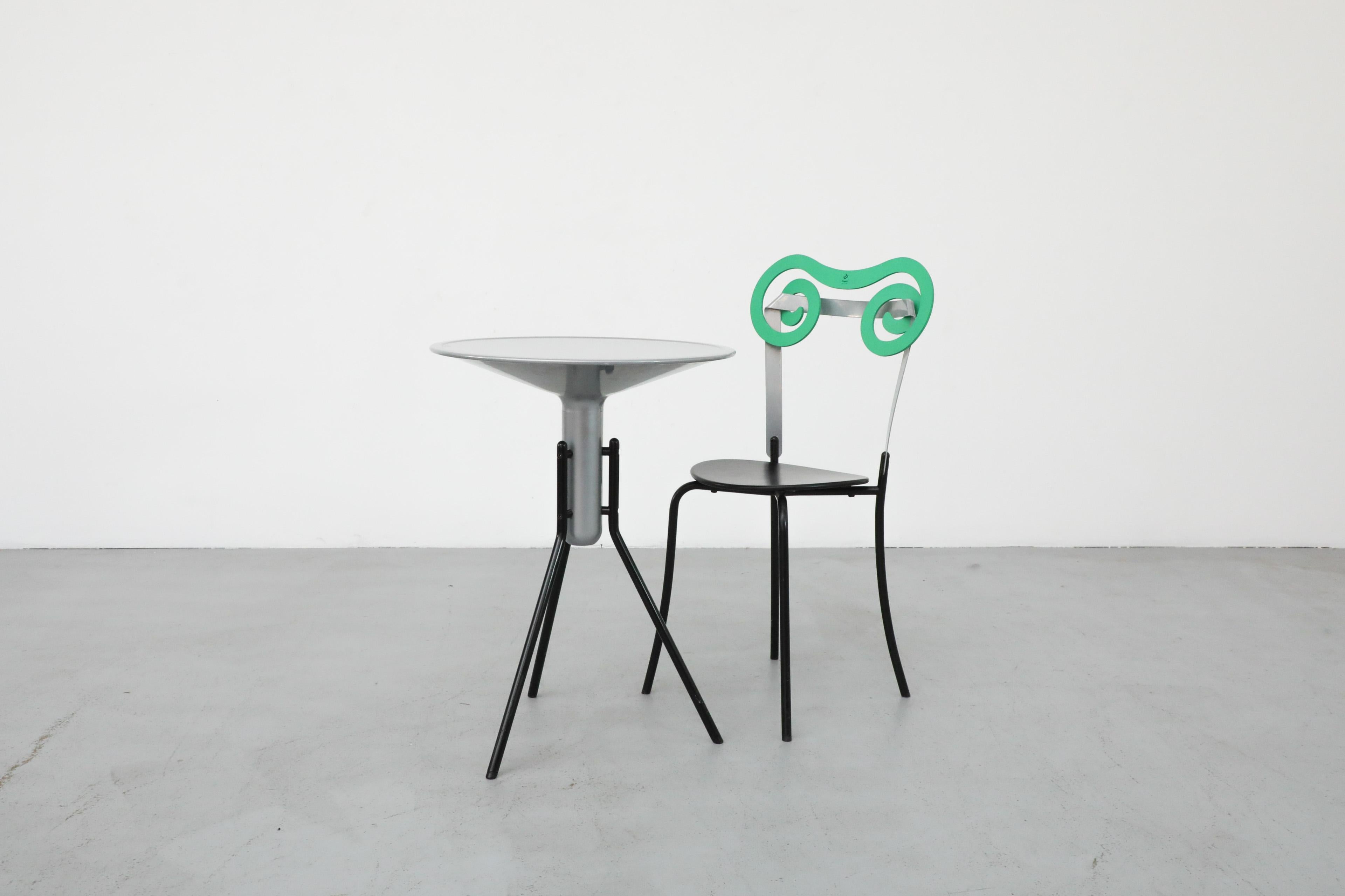 Postmoderne Ensemble de table et chaises italienne de style Memphis Progetti en vente