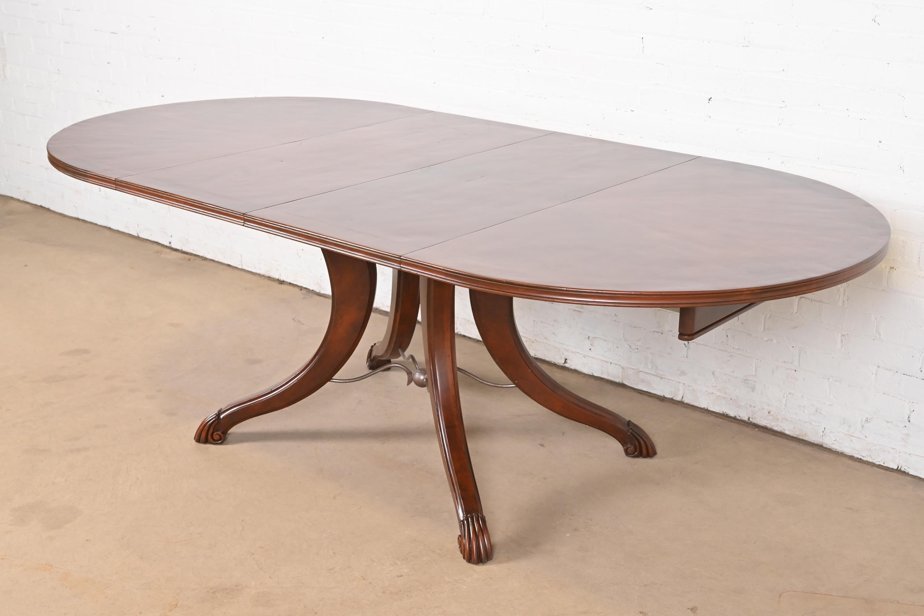 Américain Table de salle à manger provinciale italienne en cerisier sculpté par Emanuel Morez, revernie en vente