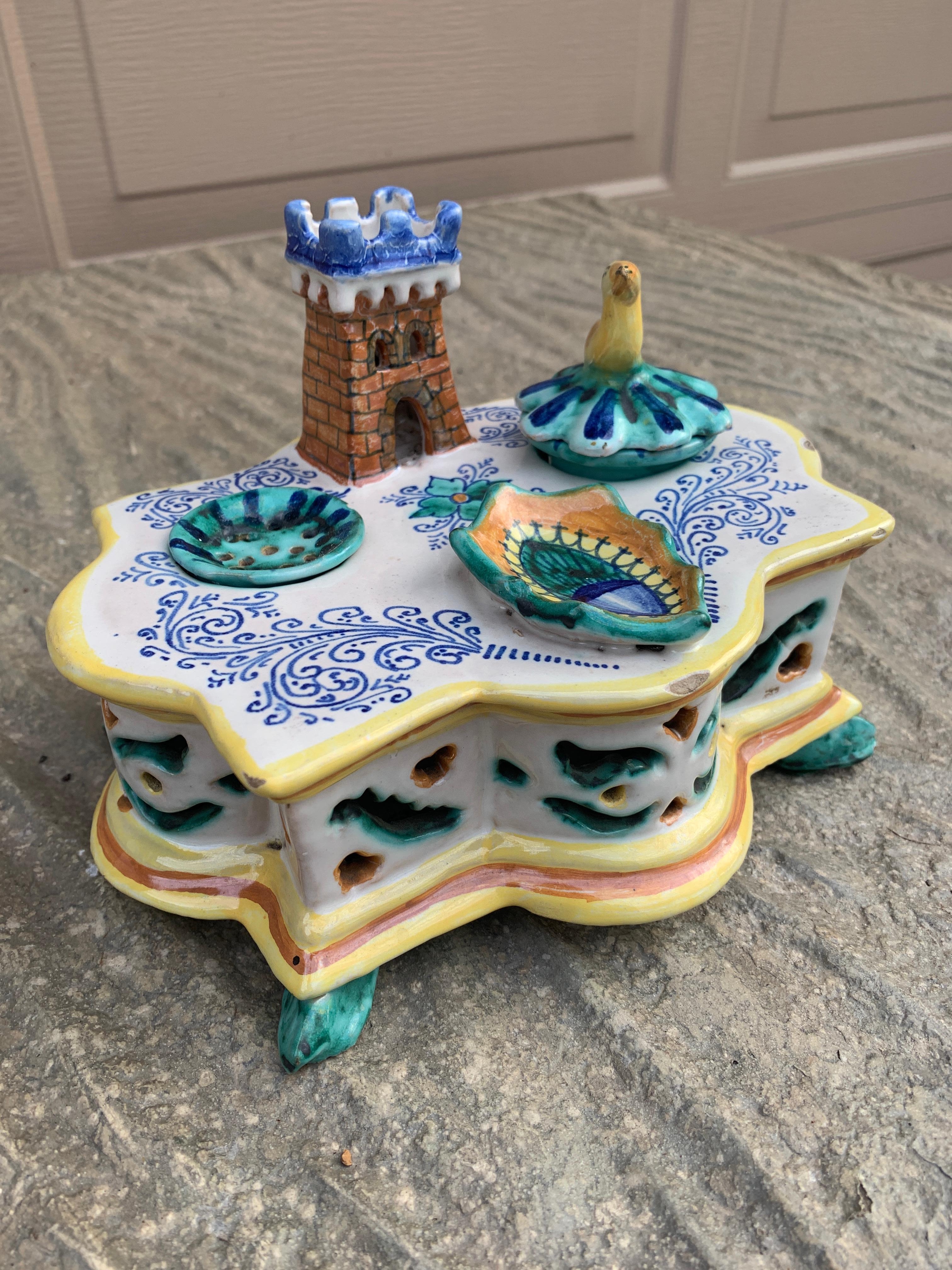 Italian Provincial Deruta Hand Painted Allegorical Faience Inkwell In Good Condition For Sale In Elkhart, IN