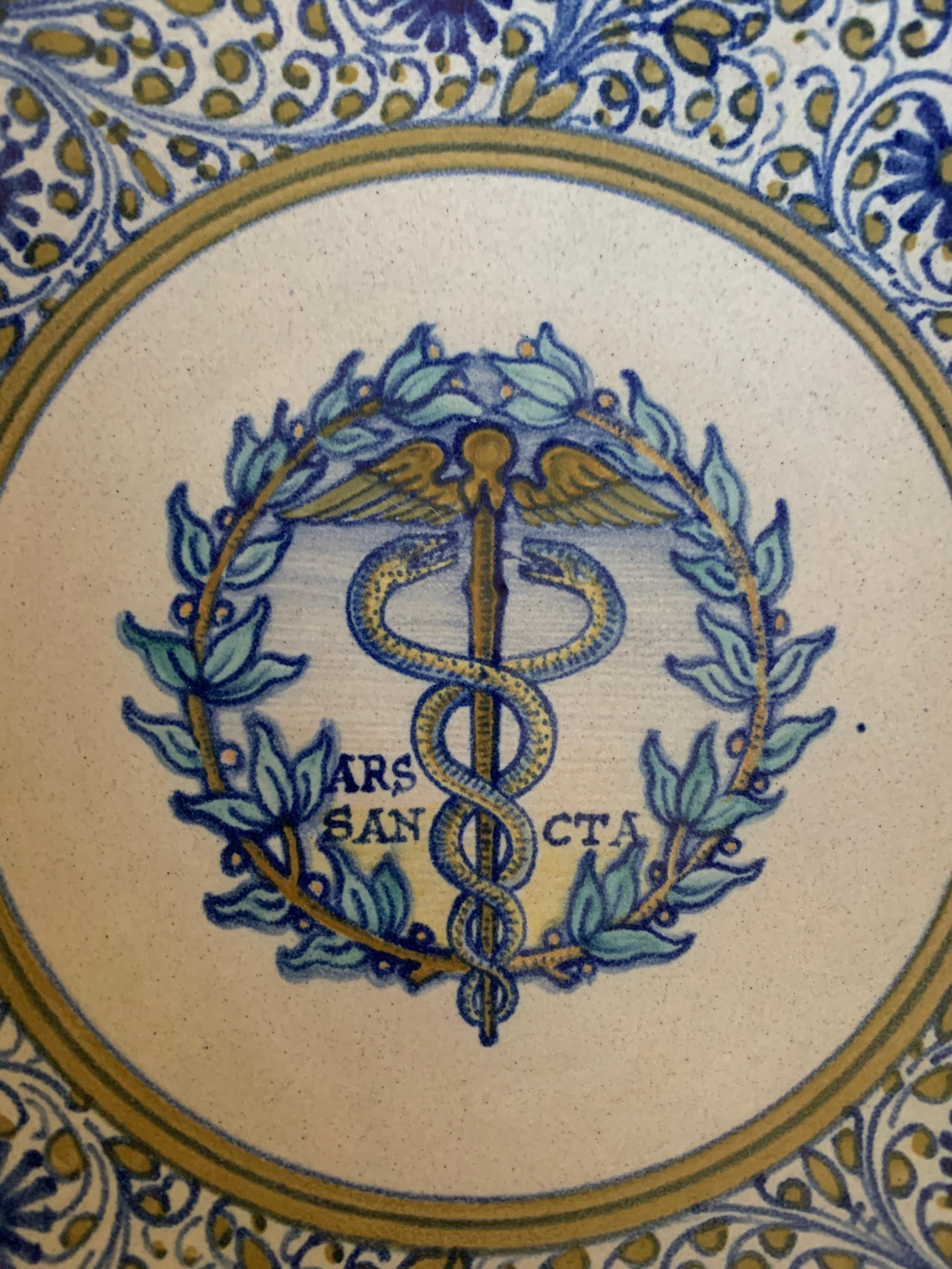 Neoclassical Italian Provincial Deruta Hand Painted Faience Caduceus Pottery Wall Plate For Sale