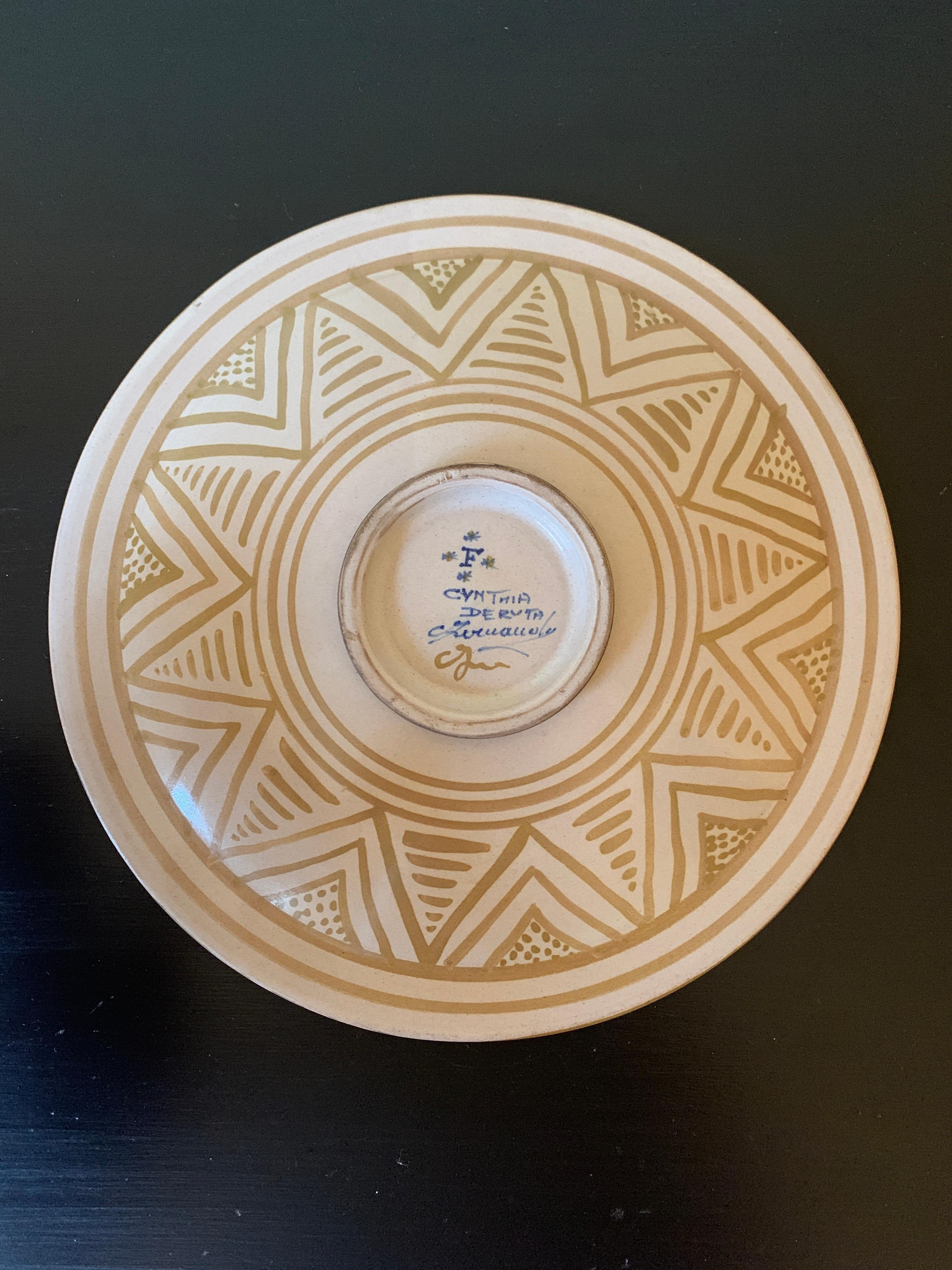 XX secolo Piatto da parete in ceramica provinciale italiana di Deruta dipinta a mano con ritratto