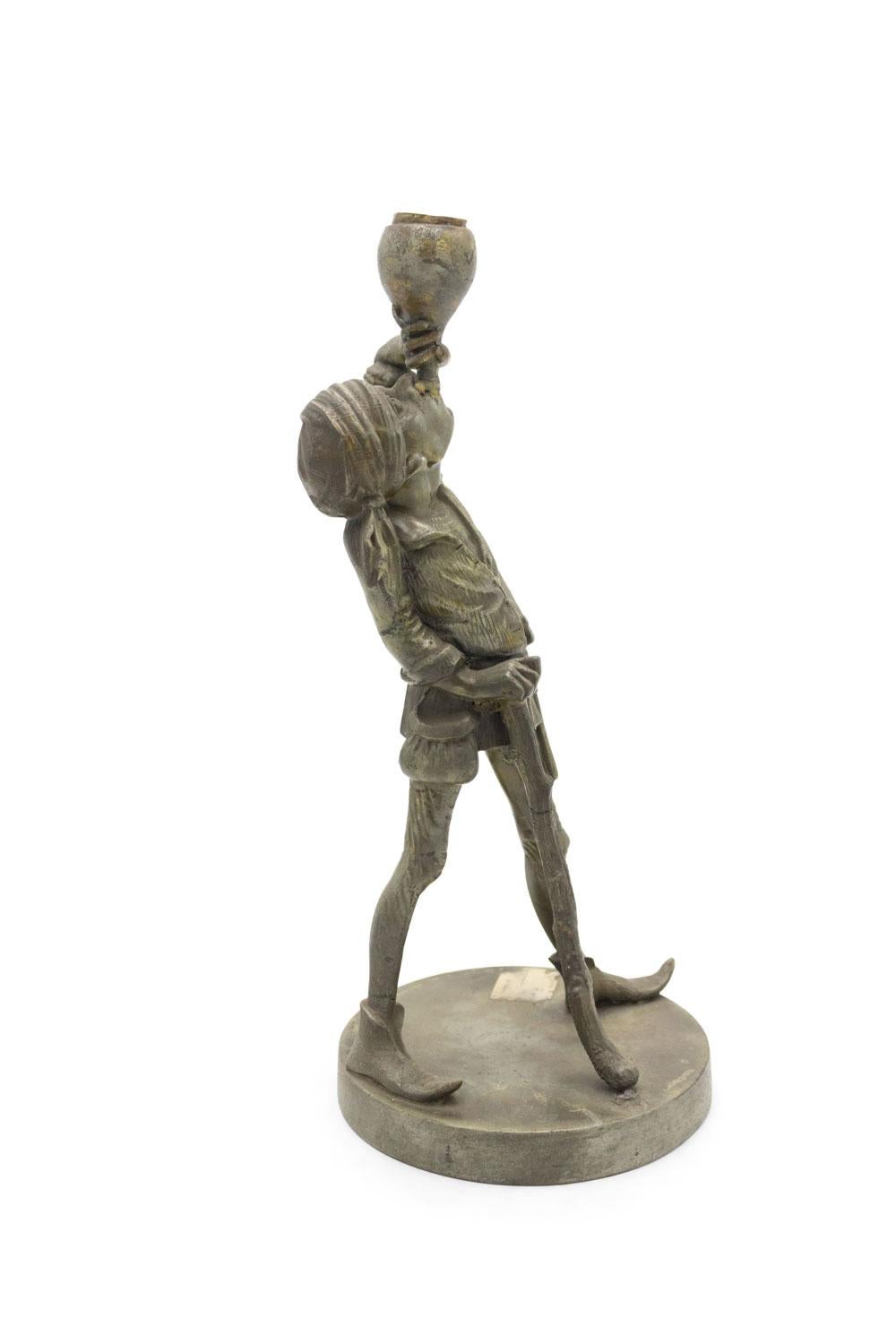 Italiano Candeliere figurato in stile provinciale italiano in vendita