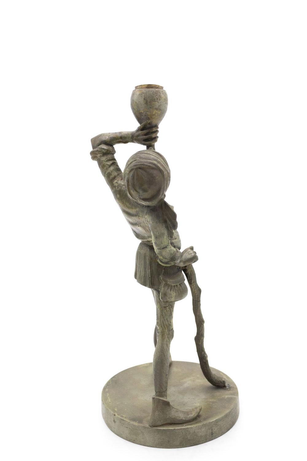 Candeliere figurato in stile provinciale italiano In condizioni buone in vendita a Queens, NY