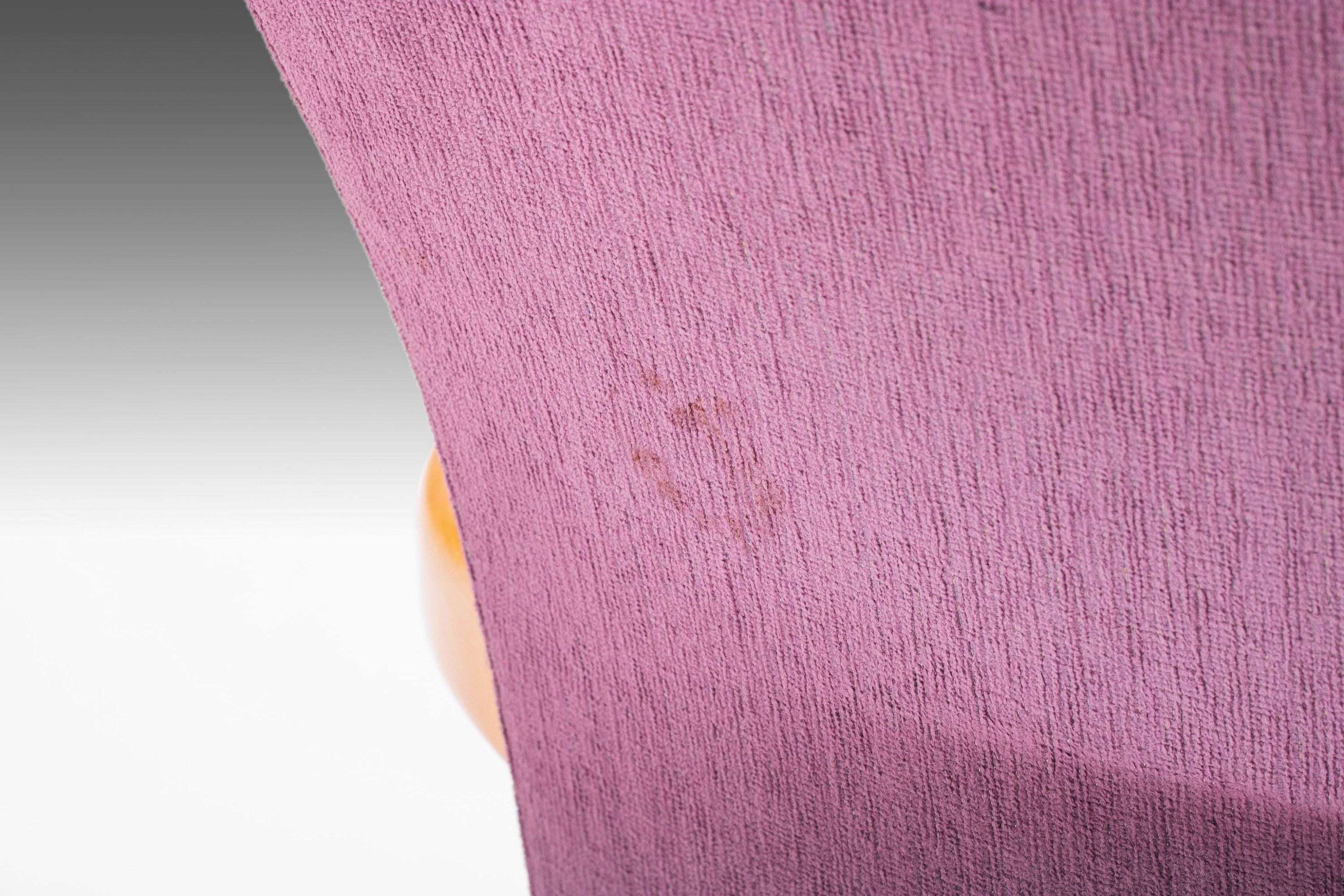 Contemporary Italian Purple Setee Sofa After Guglielmo Ulrich with Oak Frame For Sale 3