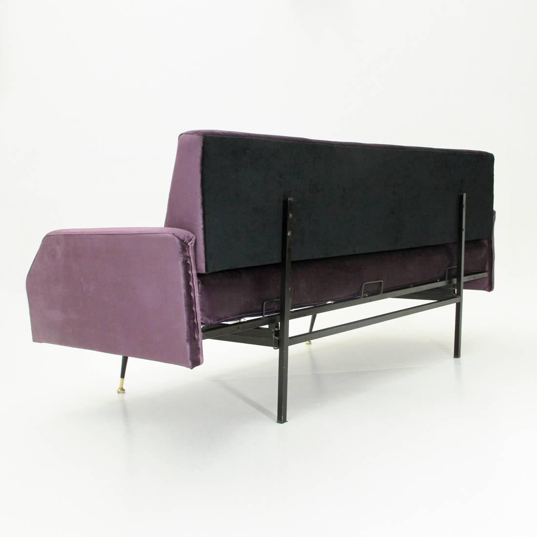 Mid-20th Century Italian Purple Velvet Sofa Bed, 1960s
