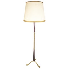 Lámpara de pie italiana de madera morada y latón de los años 40