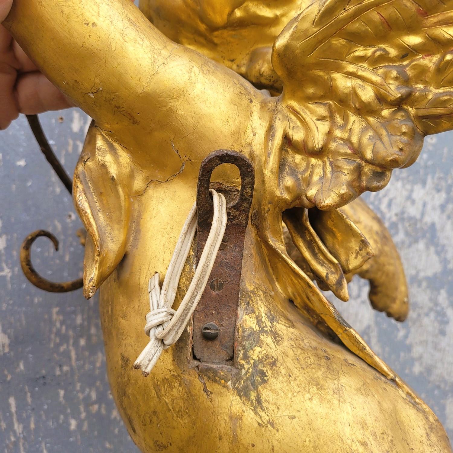 Italian Putto Carved In Gilded Wood, Italy, 18th Century For Sale 9