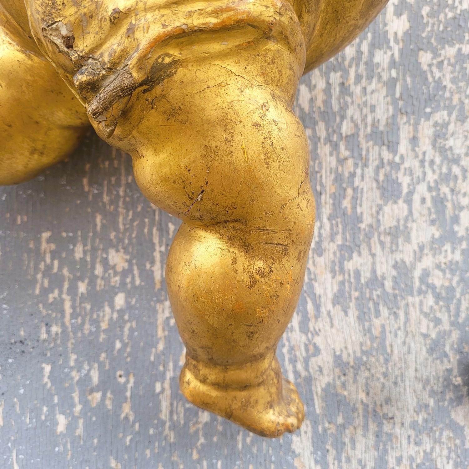 Italian Putto Carved In Gilded Wood, Italy, 18th Century For Sale 1