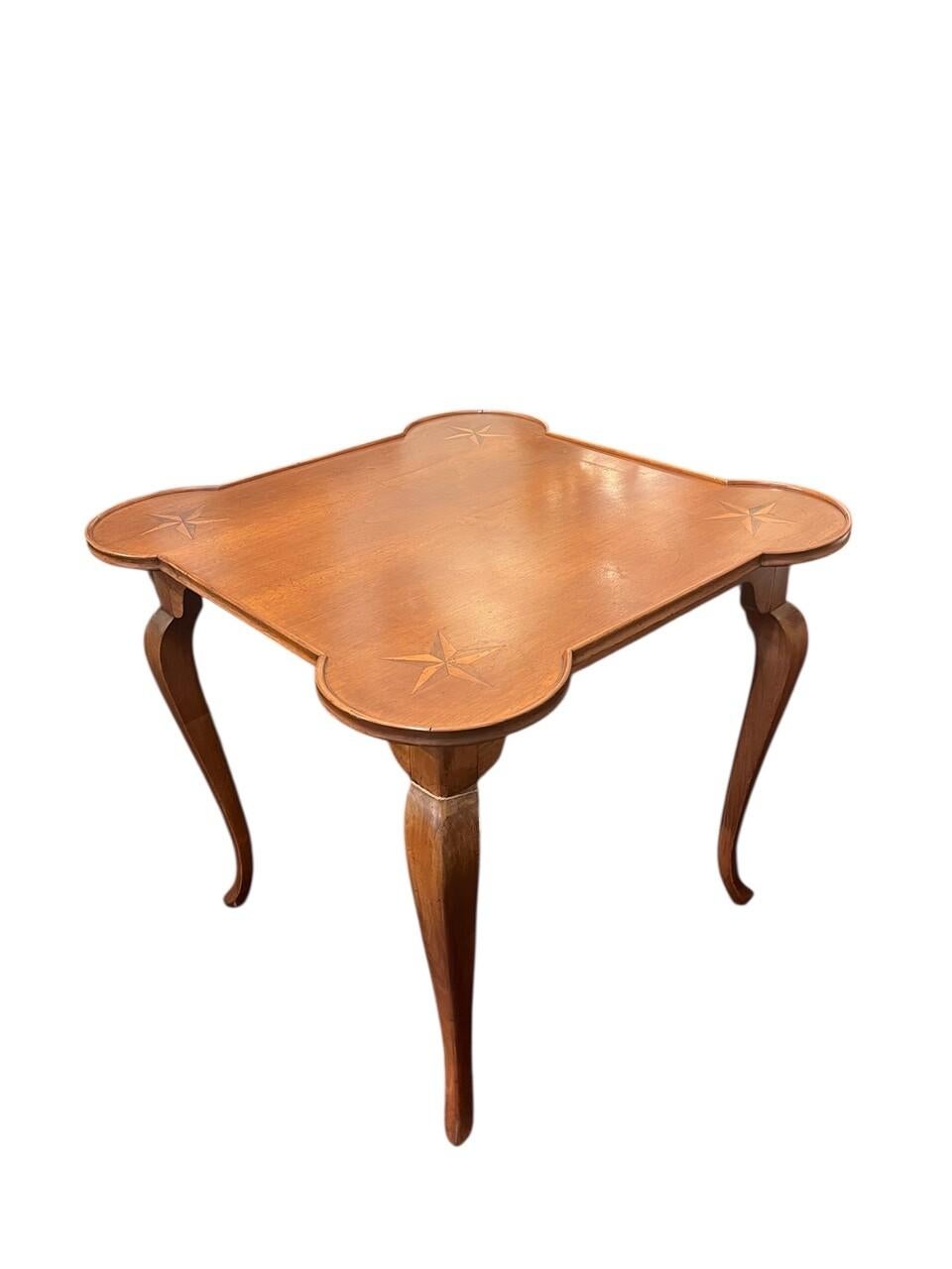Tavolo da gioco italiano in stile Queen Anne con intarsi a stella In condizioni buone in vendita a Houston, TX