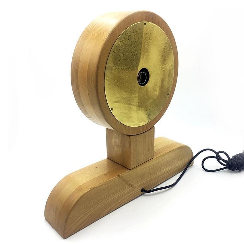 Italian radio and table lamp Figura by Luigi Massoni for Iter Elettronica, 1971
Table lamp and radio named Figura, in solid oak and brass.
Design by Luigi Massoni for Iter Elettronica, 1971.
Good conditions.
Measures: 44.5 x 13 x 47 H cm.