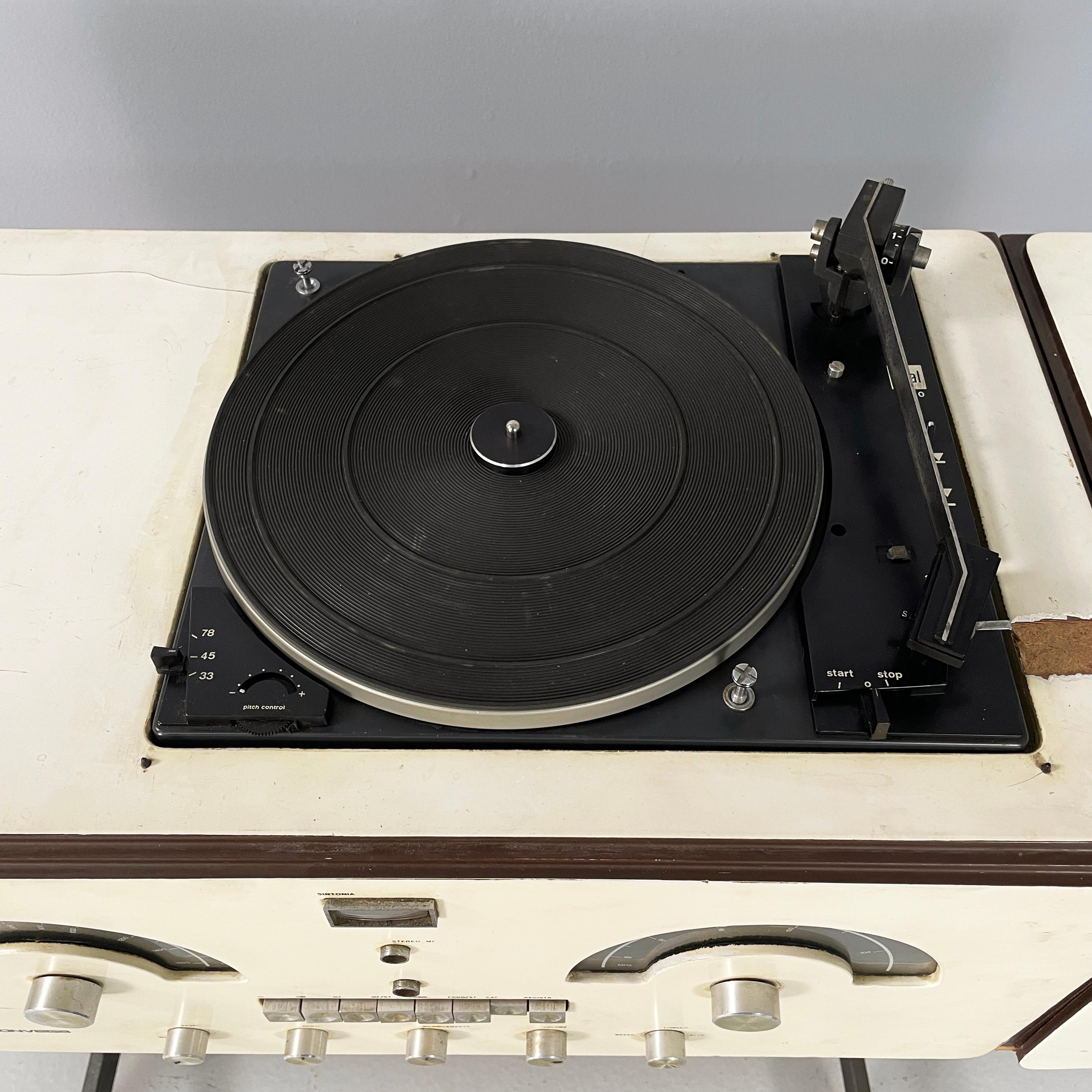 Italian Radio phonograph record player RR126 by Castiglioni for Brionvega, 1960s 5