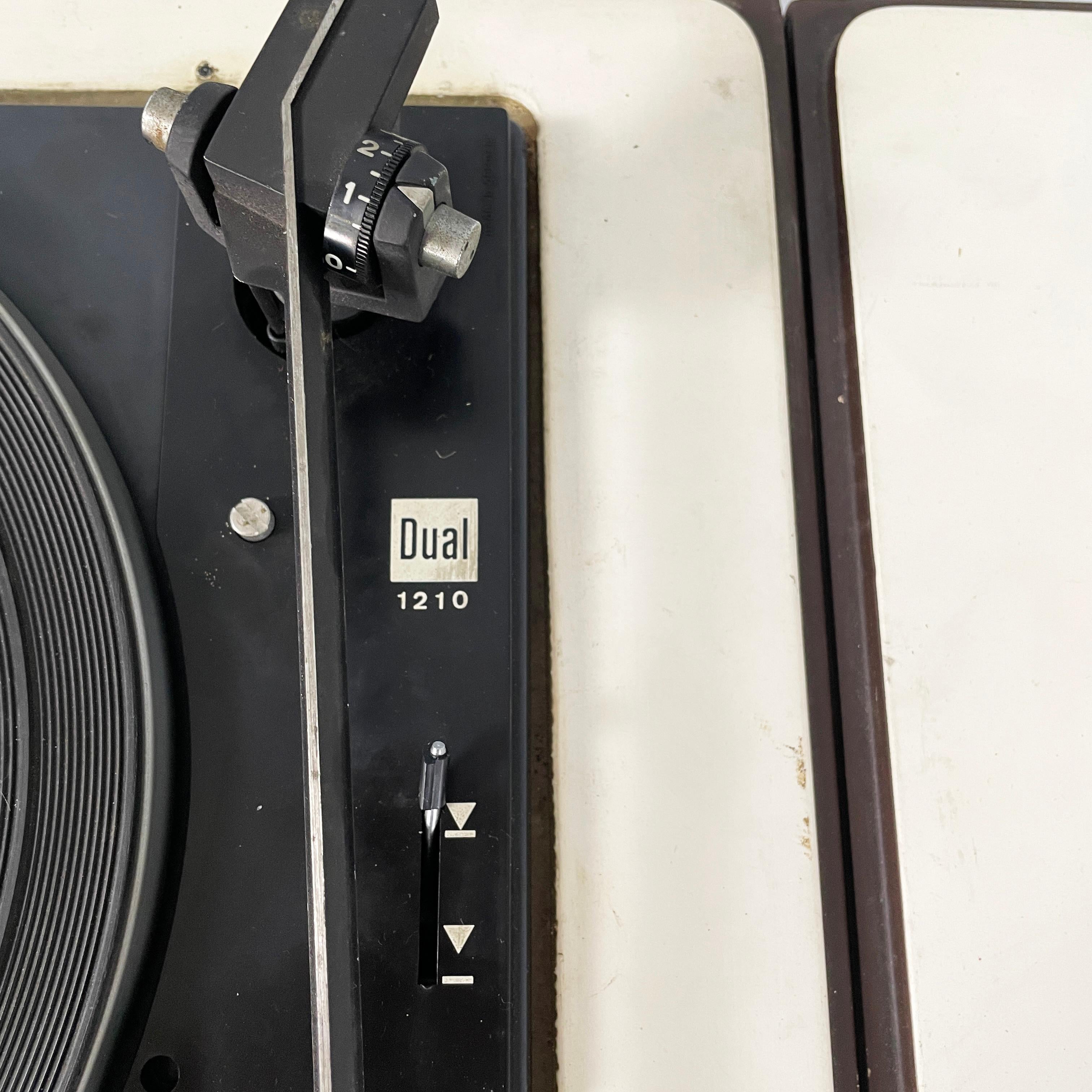 Italian Radio phonograph record player RR126 by Castiglioni for Brionvega, 1960s 6