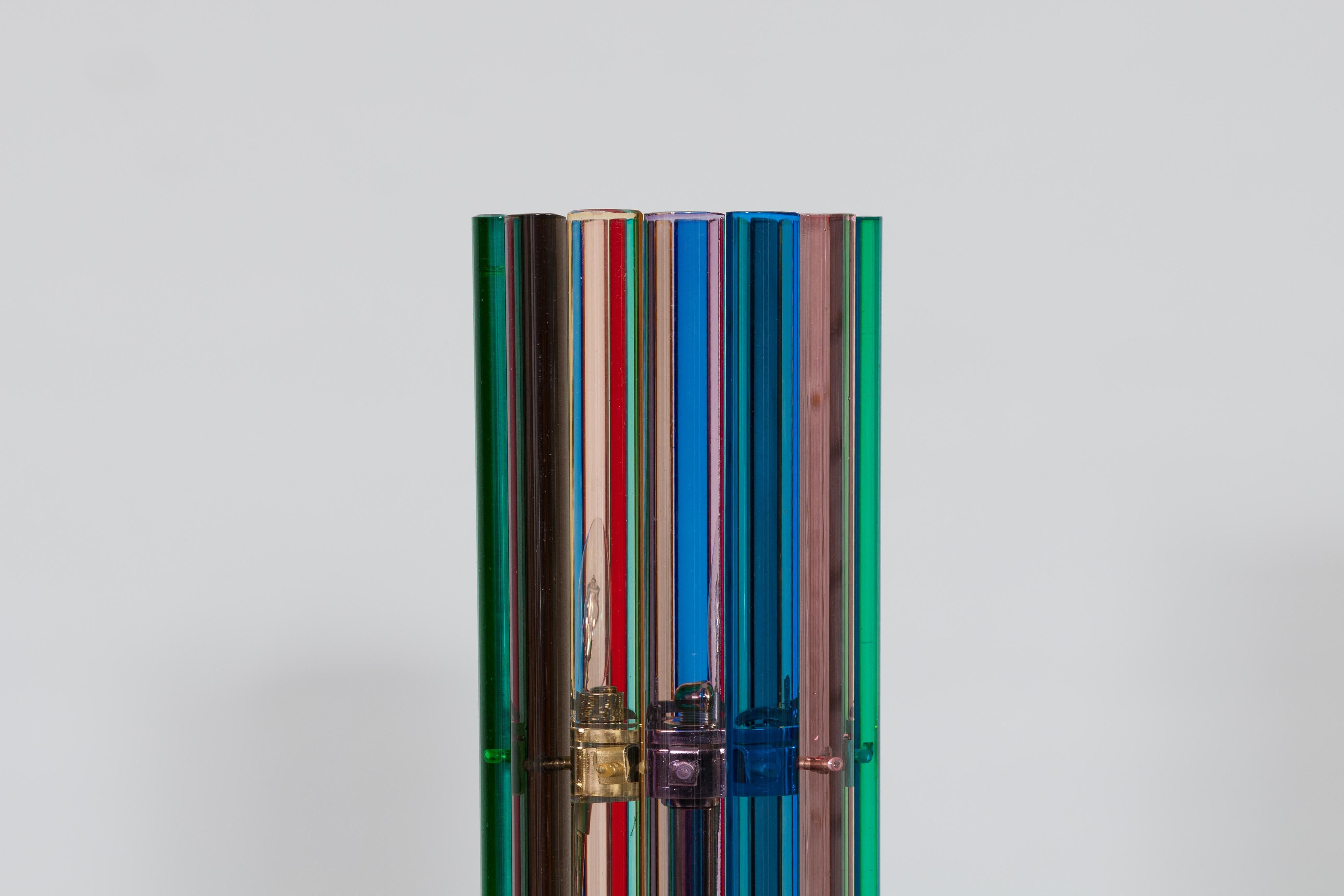 Italienische Regenbogen-Tischlampe und Stehlampe aus mundgeblasenem Muranoglas, 1980, Venedig im Zustand „Hervorragend“ im Angebot in Villaverla, IT