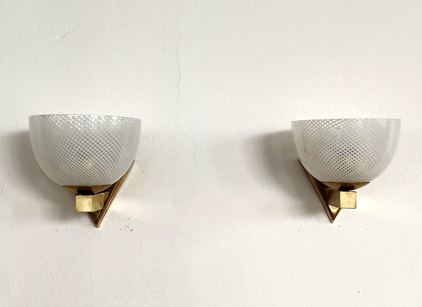 Hand-Crafted Italian Rare Murano Reticello Glass and Brass Wall Lights in Art Deco Style For Sale