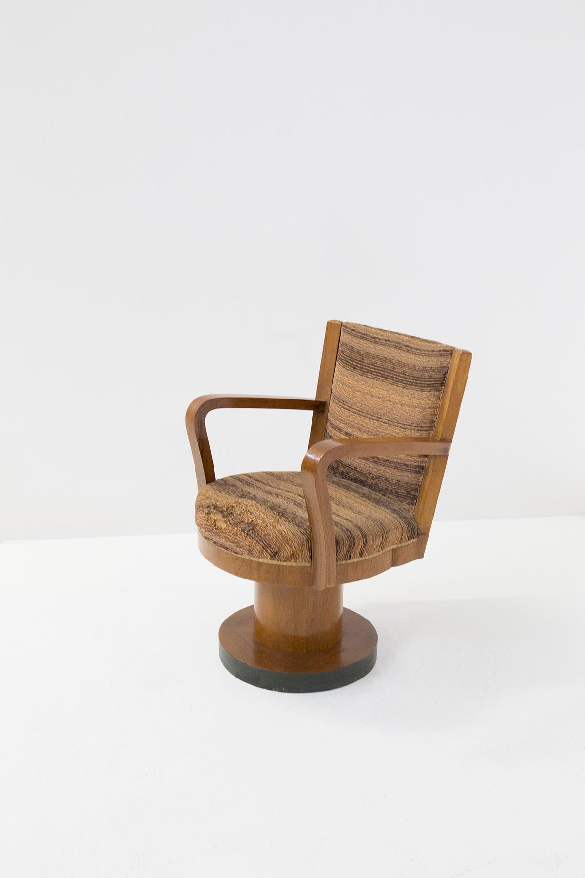 Mid-Century Modern Italian Rationalist Armchair Attributed to a Bottoni Piero For Sale