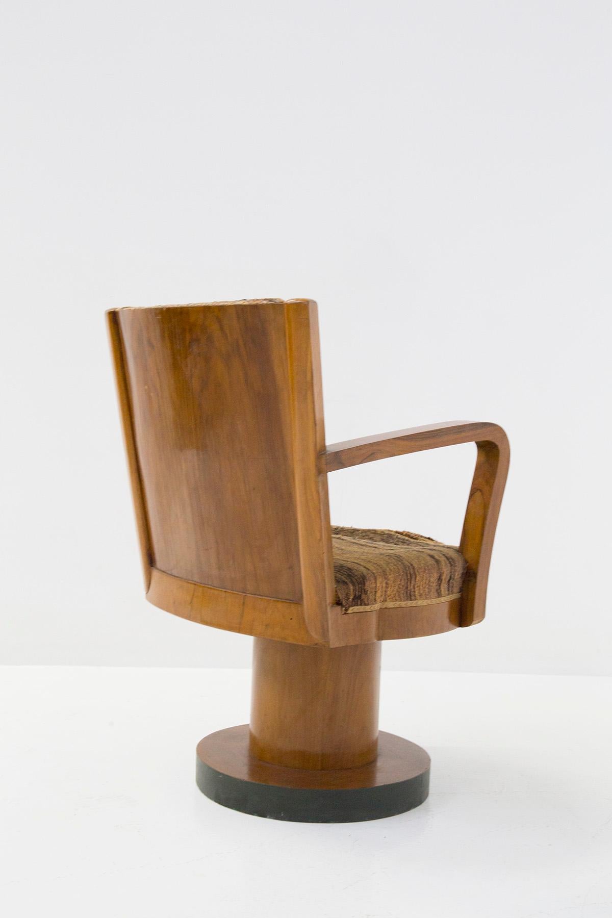 Mid-20th Century Italian Rationalist Armchair Attributed to a Bottoni Piero For Sale