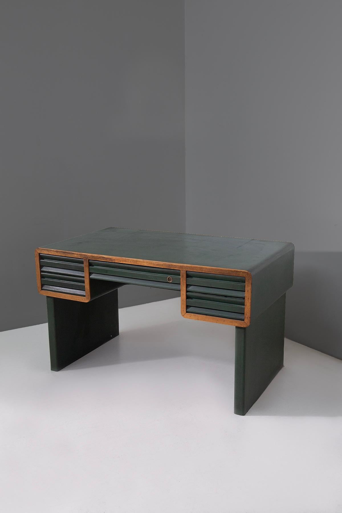 A Rationalist Masterpiece: Where Design Meets Functional Architecture
This striking Italian rationalist desk, dating from the late 1920s to early 1930s, is much more than a piece of furniture—it’s a powerful expression of the Bauhaus movement and