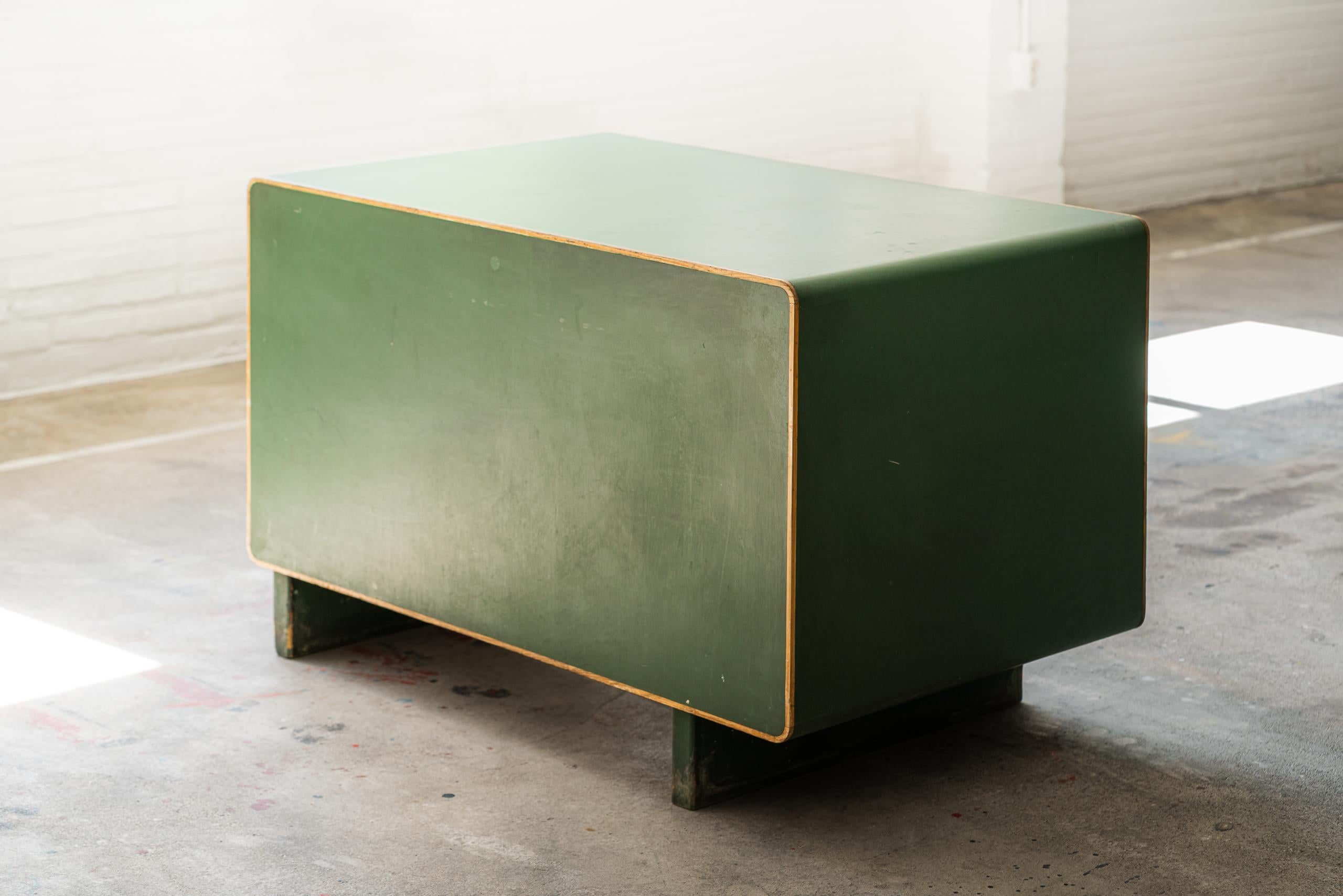 Mid-Century Modern Italian Rationalist writing desk, 1940’s For Sale