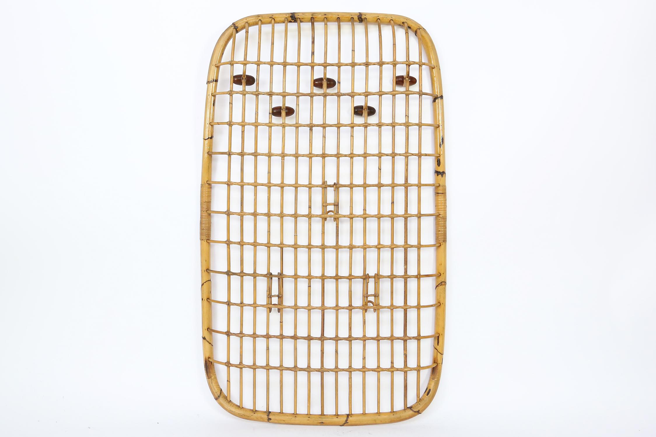 Italian Rattan and Bamboo Wall Hanging Coat Hanger by Olaf von Bohr, 1960s In Good Condition In Ghent, BE