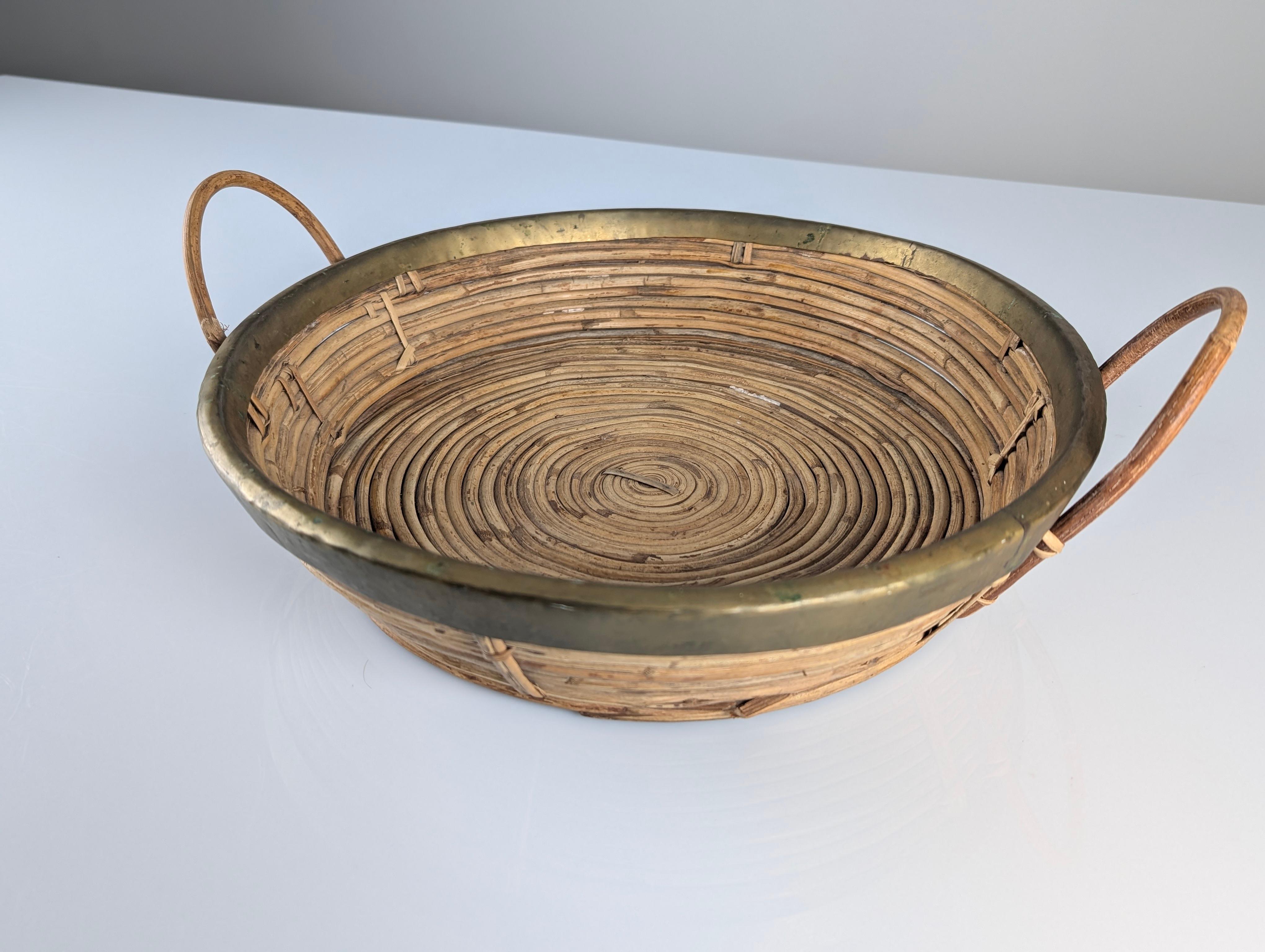 Italian Rattan and Brass Centerpiece Basket with Handles 1970s For Sale 4