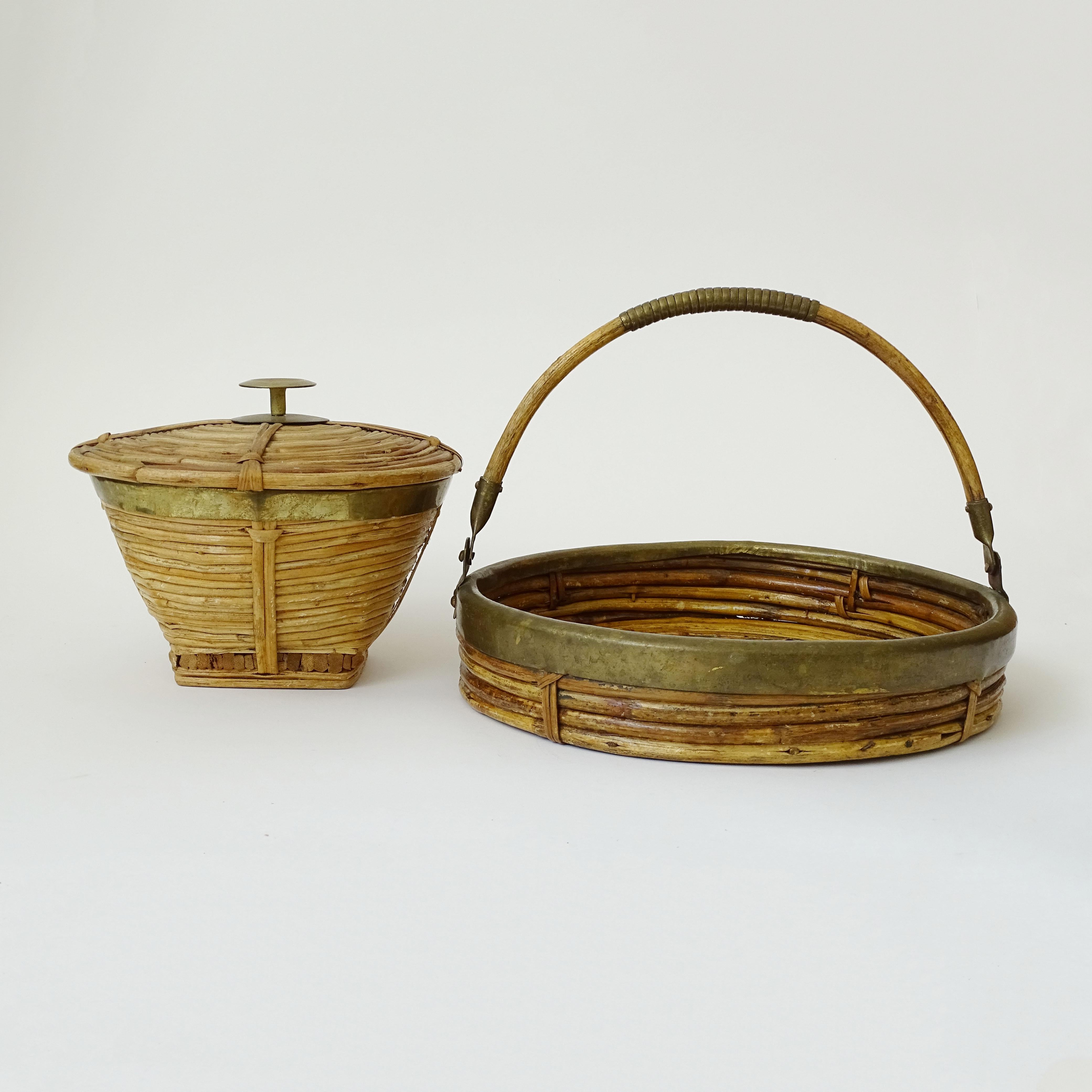 Italiano Scatola e vassoio in stile Crespi in rattan e ottone, Italia, anni '70 in vendita