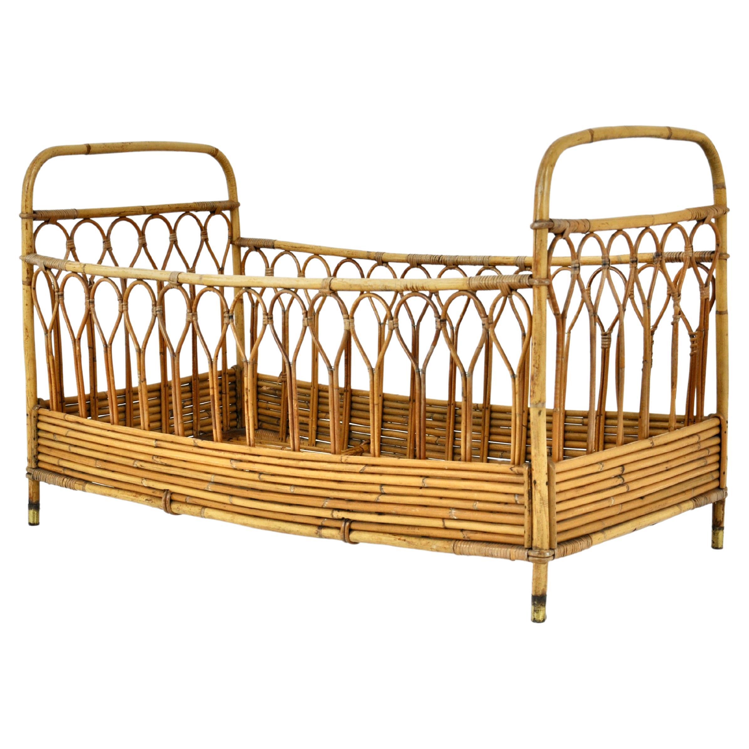 Italian rattan baby bed, 1960s For Sale