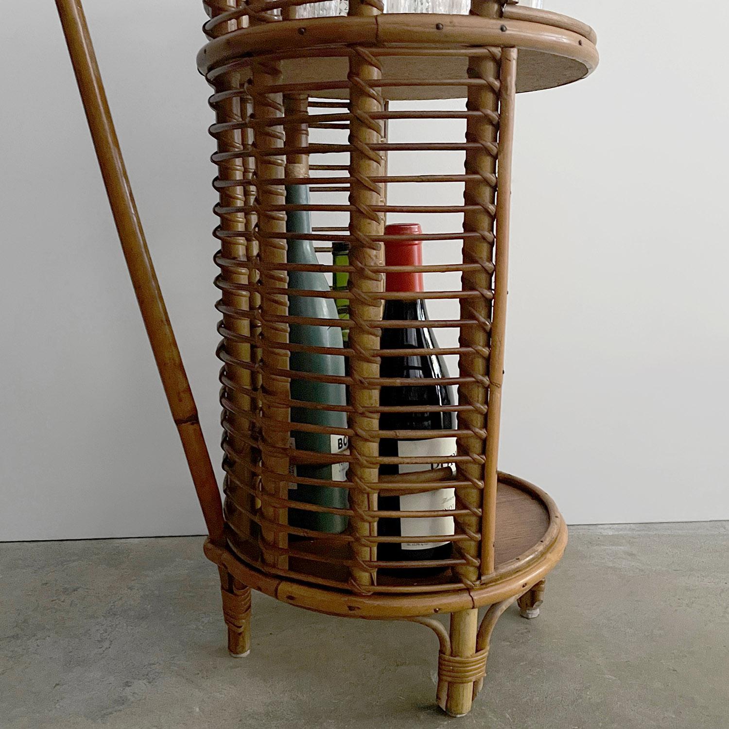20ième siècle Chariot de bar italien en rotin et bambou en vente