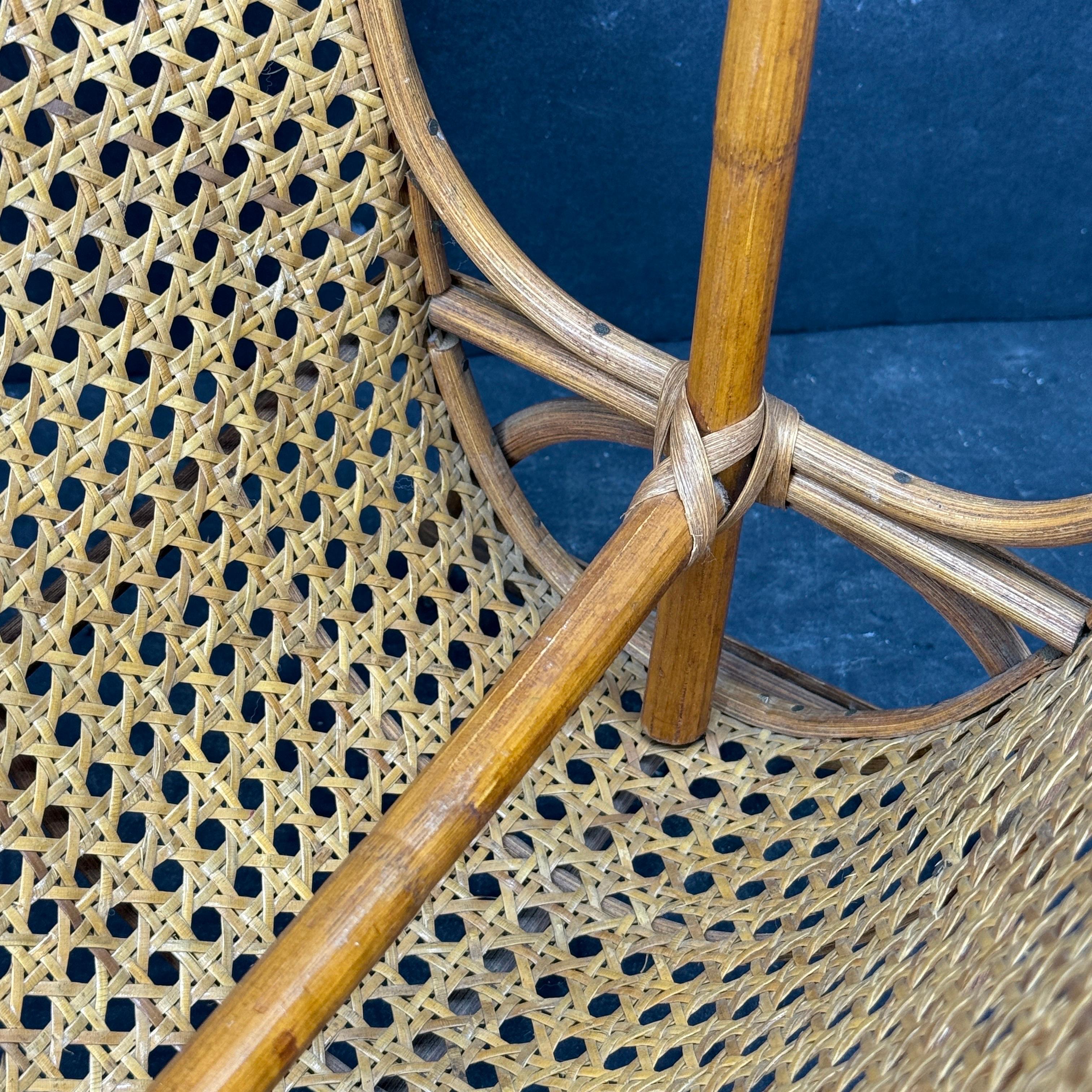 Revistero italiano de caña de bambú y ratán, mediados de los años 60 en venta 6