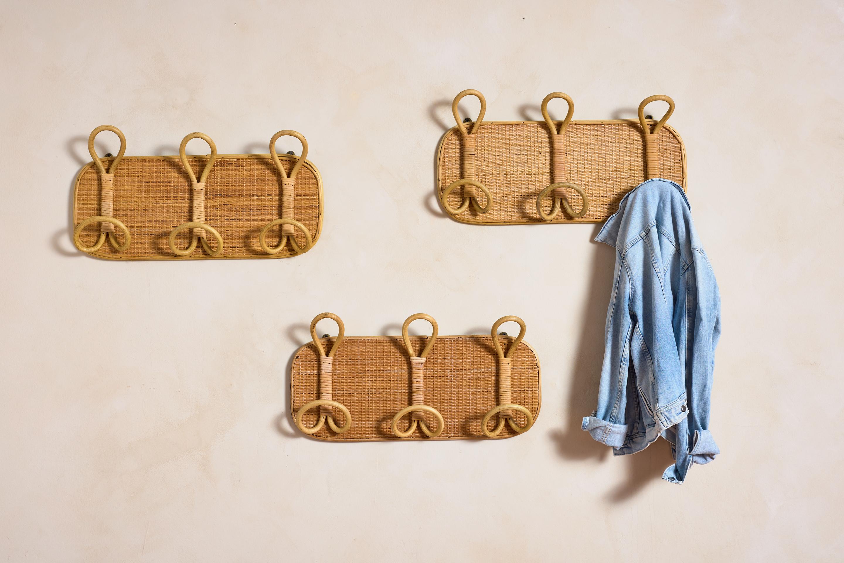 Mid-20th Century Italian Rattan Coat Rack For Sale