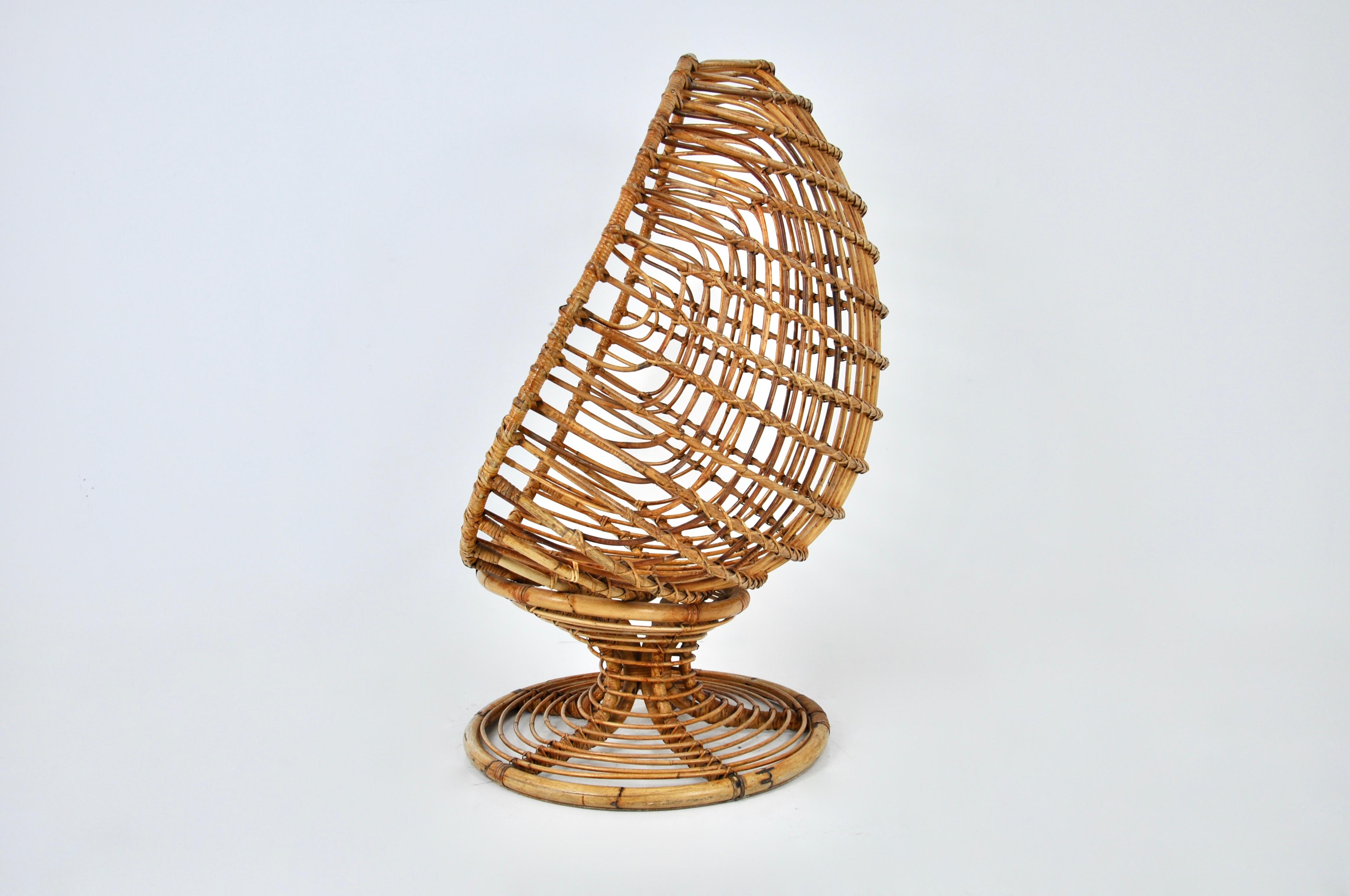 Mid-Century Modern Italian Rattan Egg Chair, 1960s For Sale