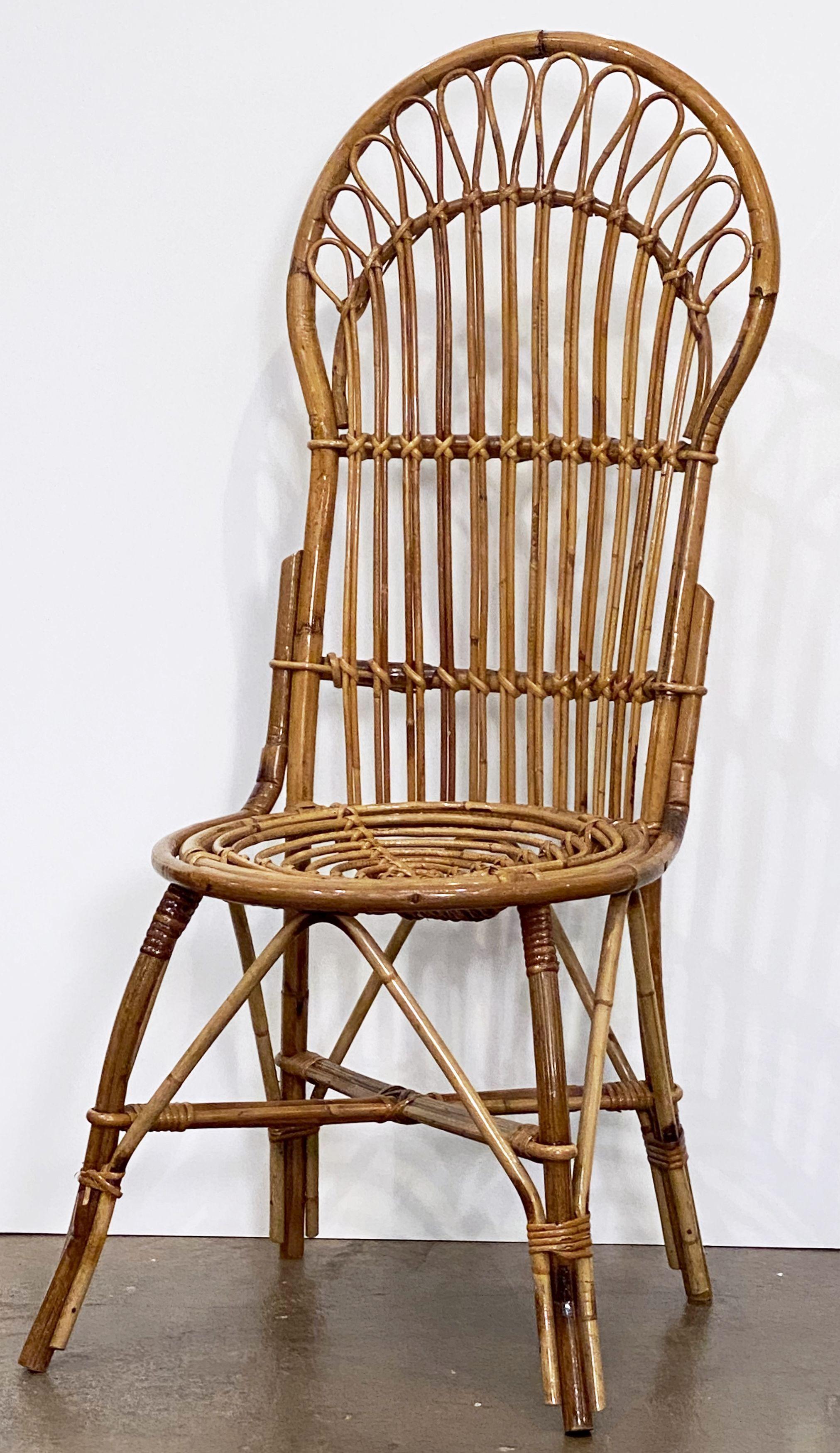 Italian Fan-Backed Chair of Rattan and Bamboo from the Mid-20th Century For Sale 1