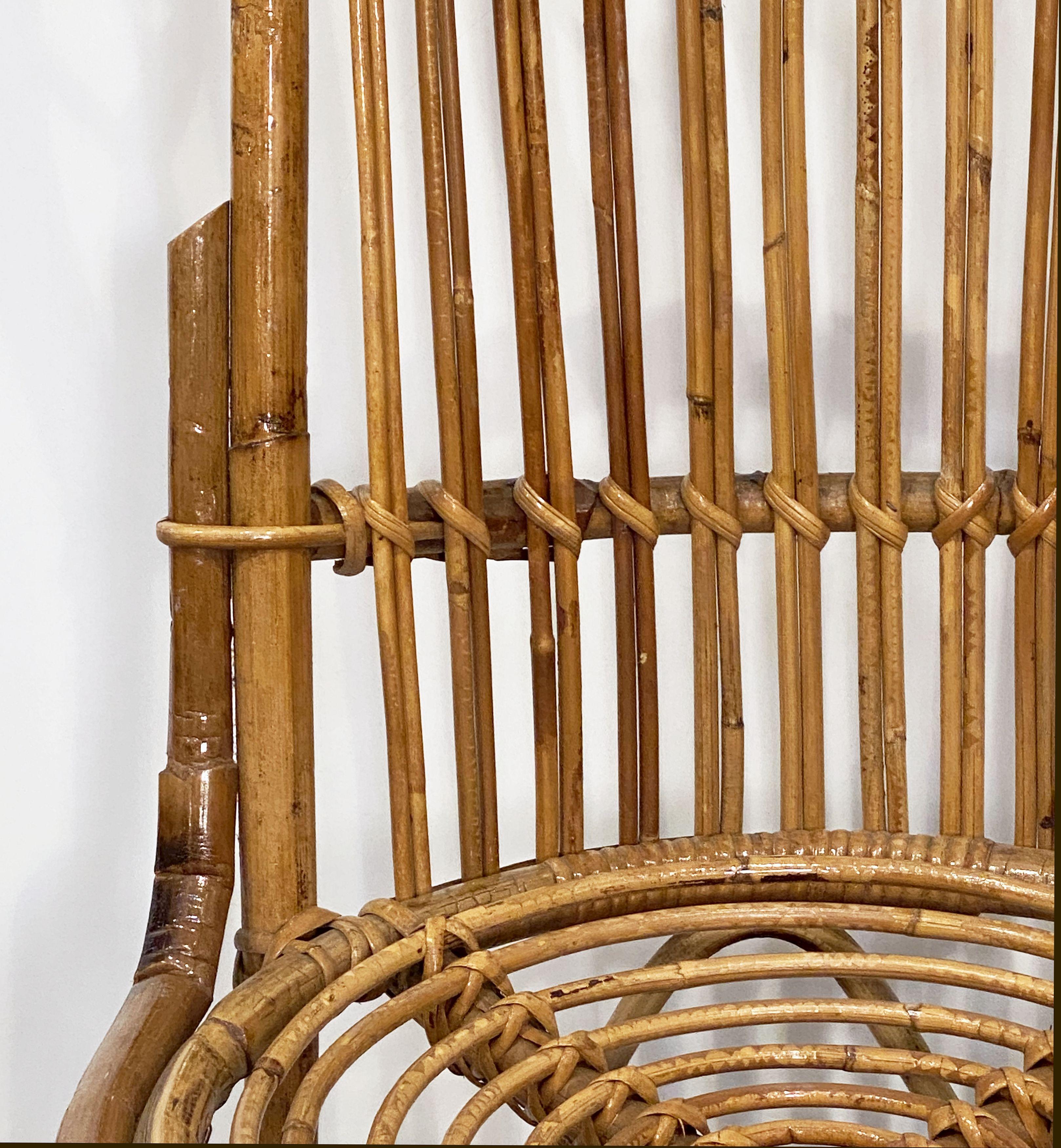 Italian Fan-Backed Chair of Rattan and Bamboo from the Mid-20th Century For Sale 4