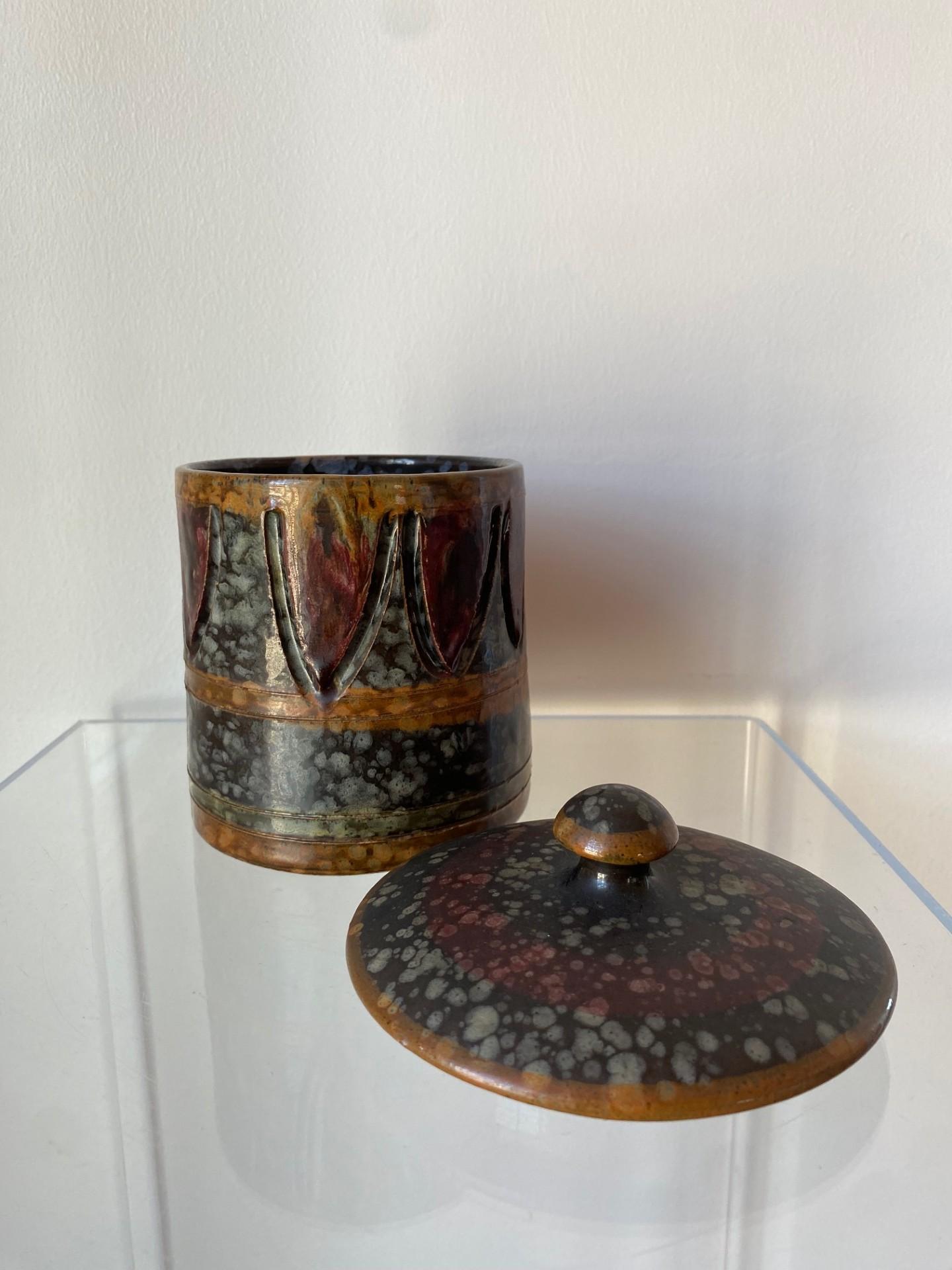 Italiano Barattolo di ceramica italiano dipinto a mano Raymor in vendita