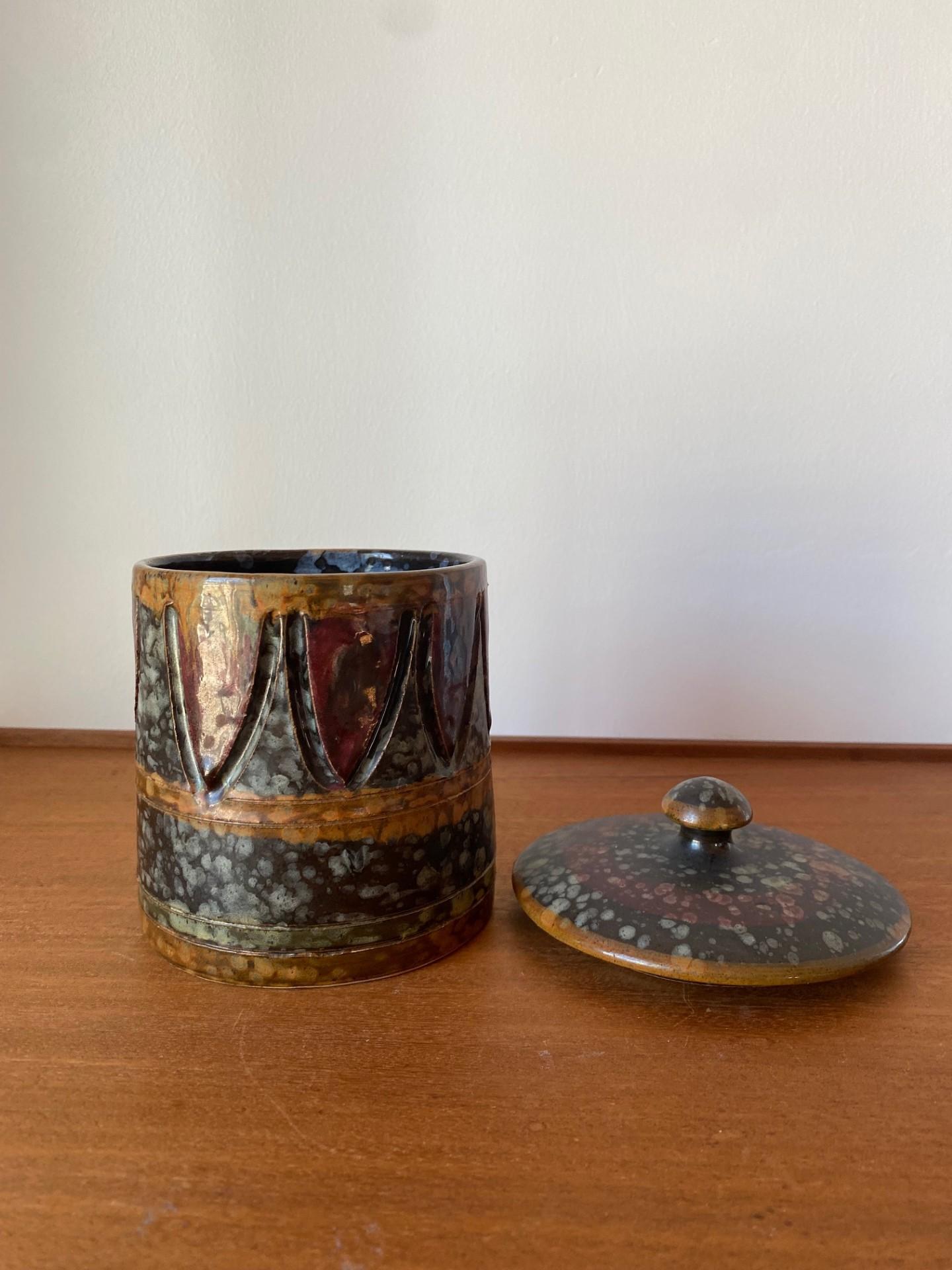 Barattolo di ceramica italiano dipinto a mano Raymor In condizioni buone in vendita a San Diego, CA