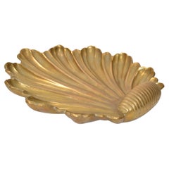 Bol Catchall italien de style Raymor fabriqué à la main en laiton massif avec pieds en forme de coquillages