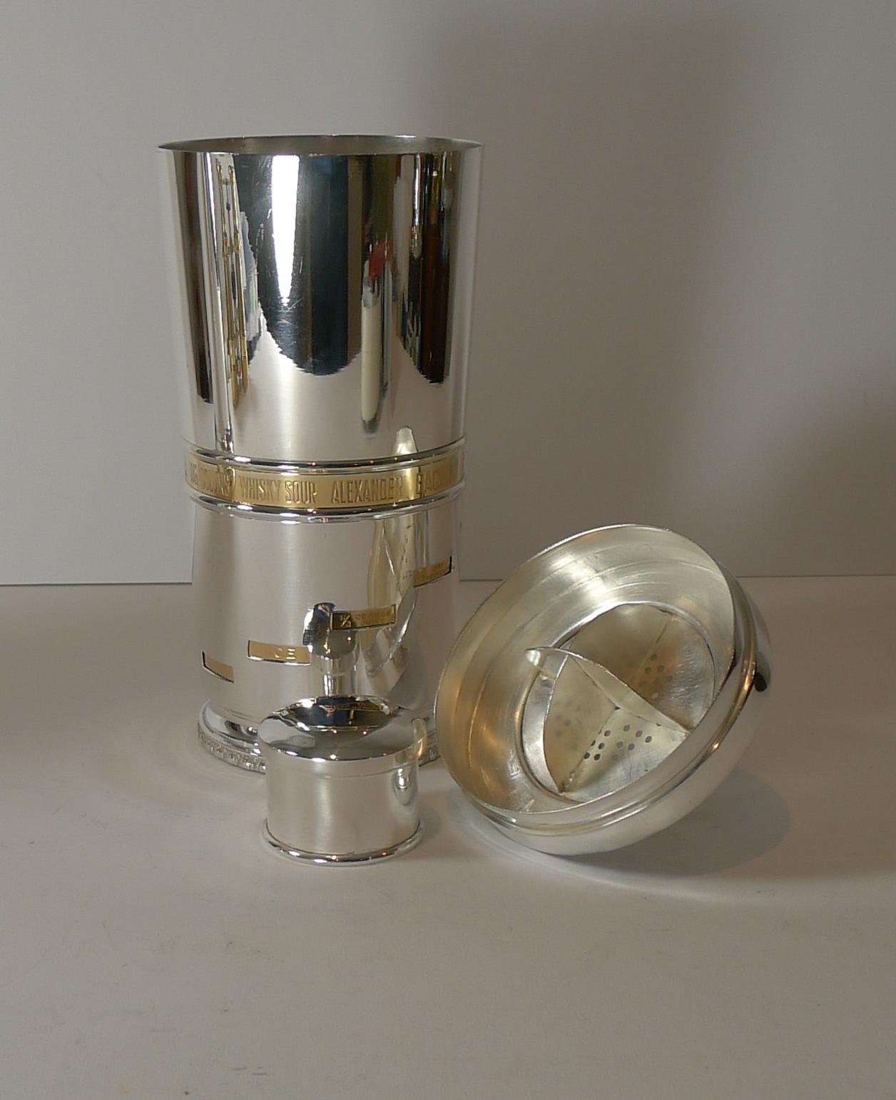 Italian Recipe Cocktail Shaker by Macabo Cusano Milanino In Good Condition In Bath, GB