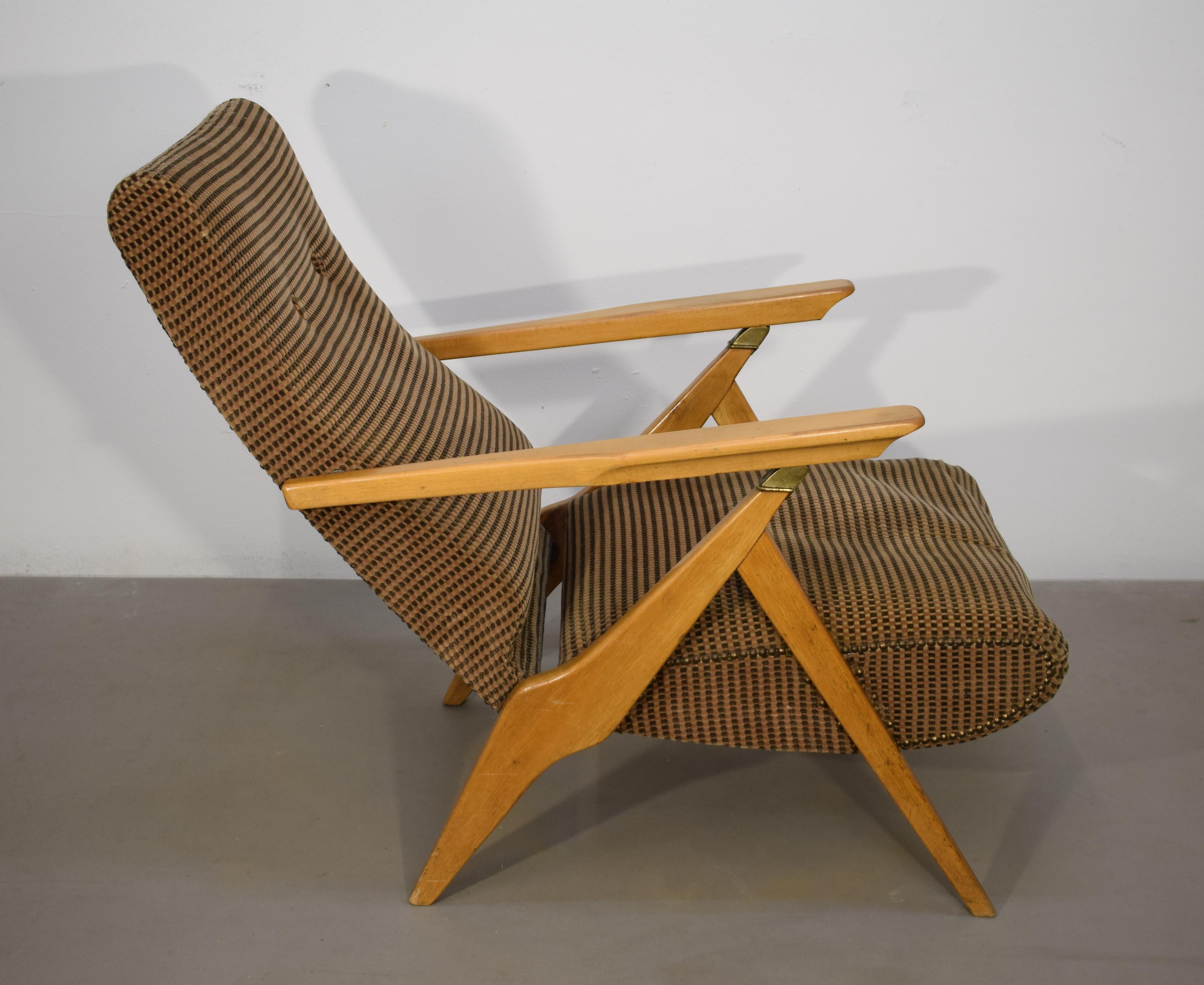 Mid-Century Modern Italian reclining armchair by Antonio Gorgone, 1950s  For Sale