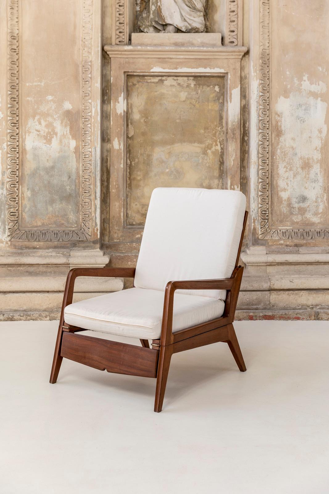 This armchair can be easily transform from armchair to triclinium. Accessorized with white seat cushion.
Solid structure in wood and perfect conditions. 

Dimensions when open: 120 cm (W) x 78 cm (D) x 42 (H with cushion).