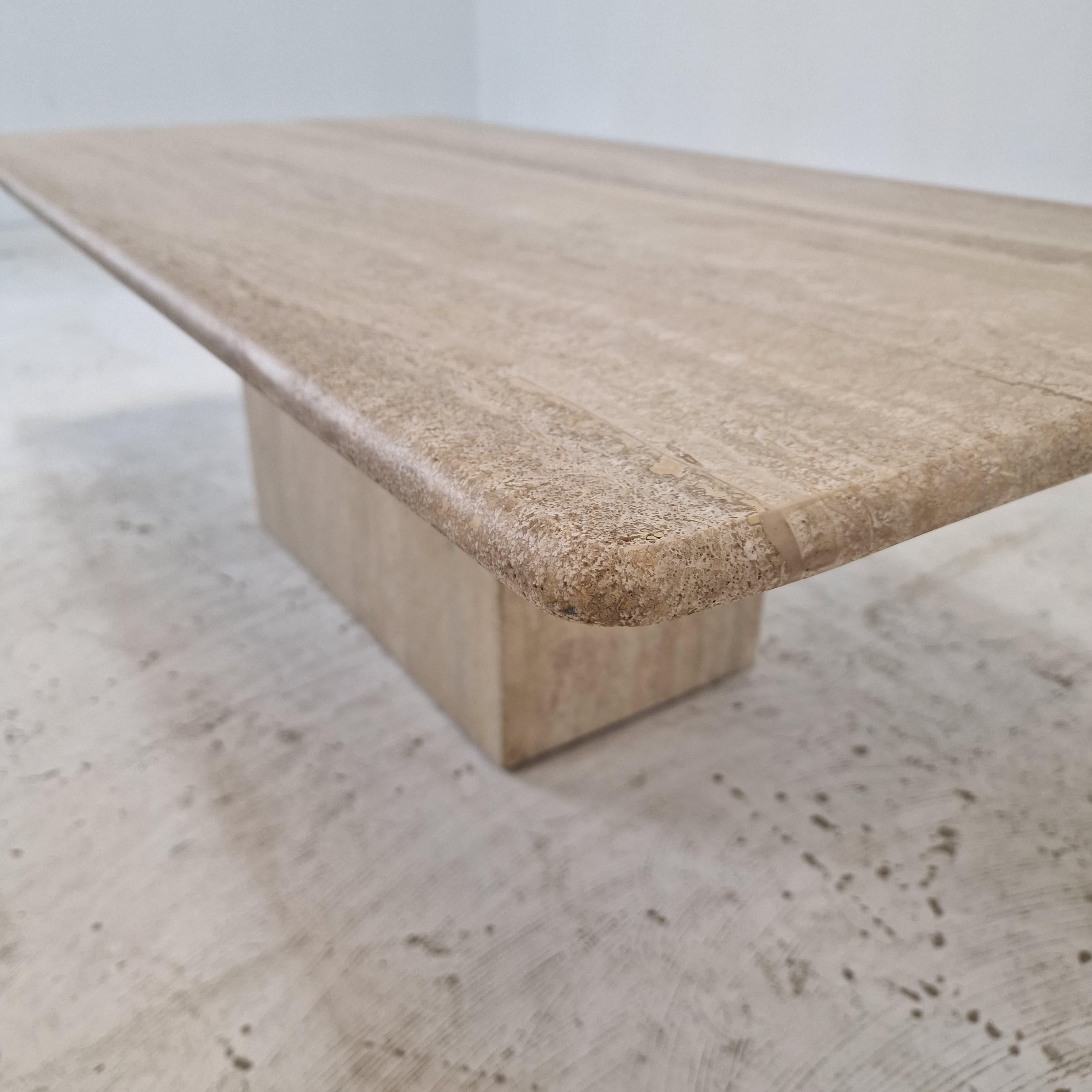 Italian Rectangle Coffee Table in Travertine, 1980s For Sale 6