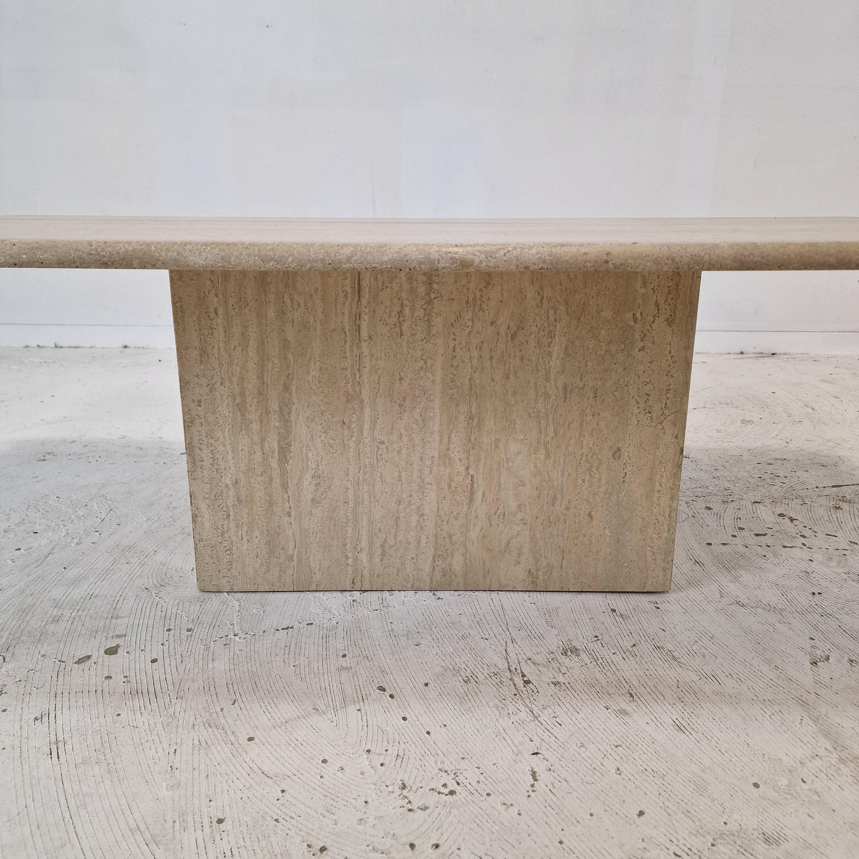 Italian Rectangle Coffee Table in Travertine, 1980s For Sale 8