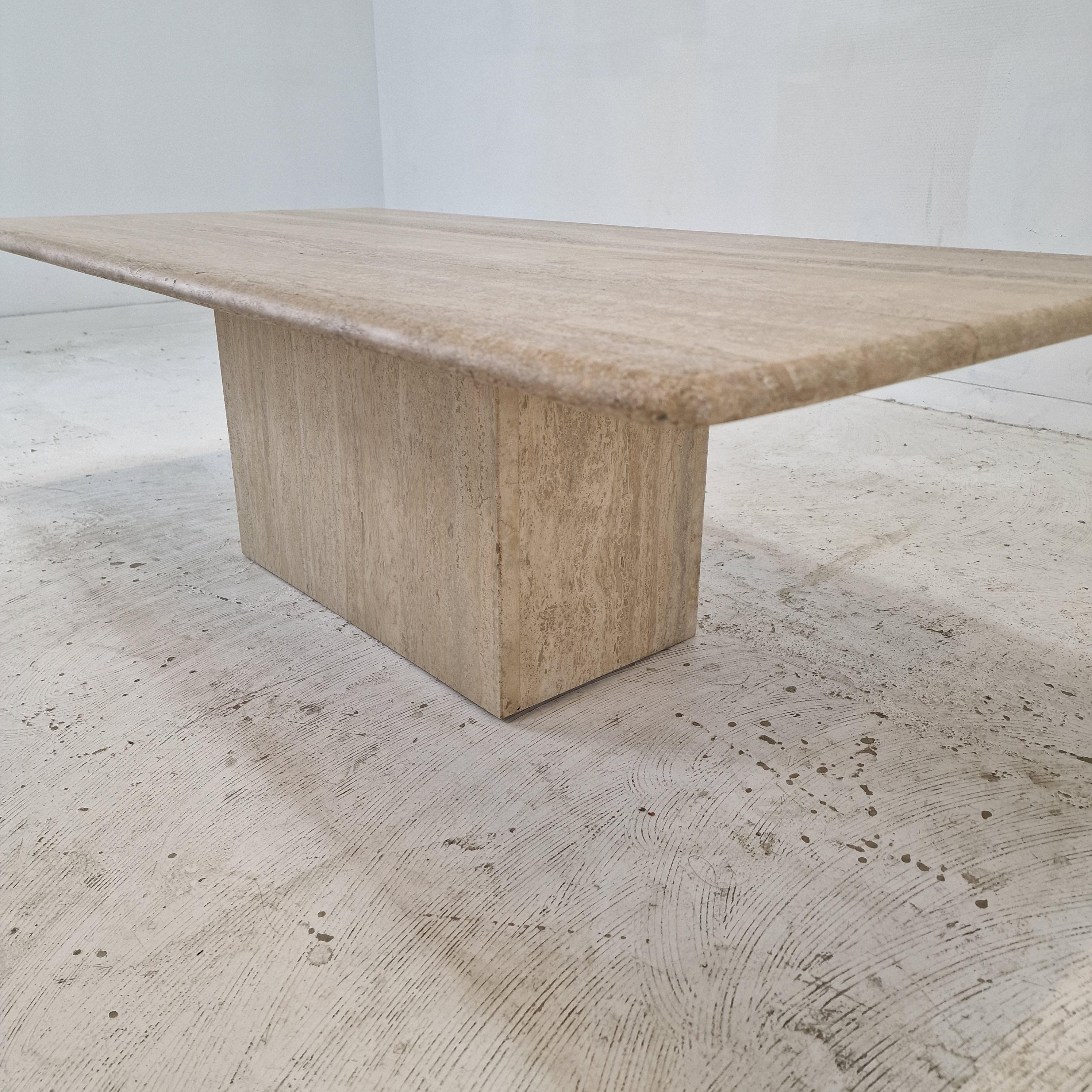 Italian Rectangle Coffee Table in Travertine, 1980s For Sale 10