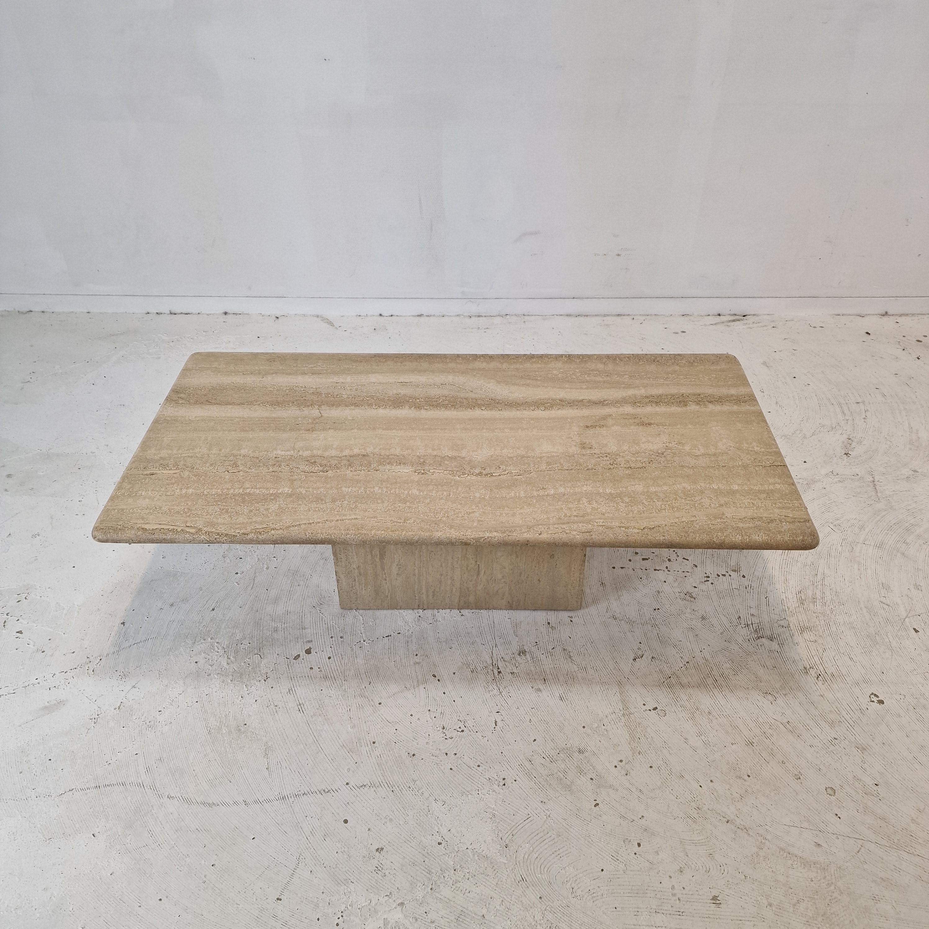 Italian Rectangle Coffee Table in Travertine, 1980s For Sale 2