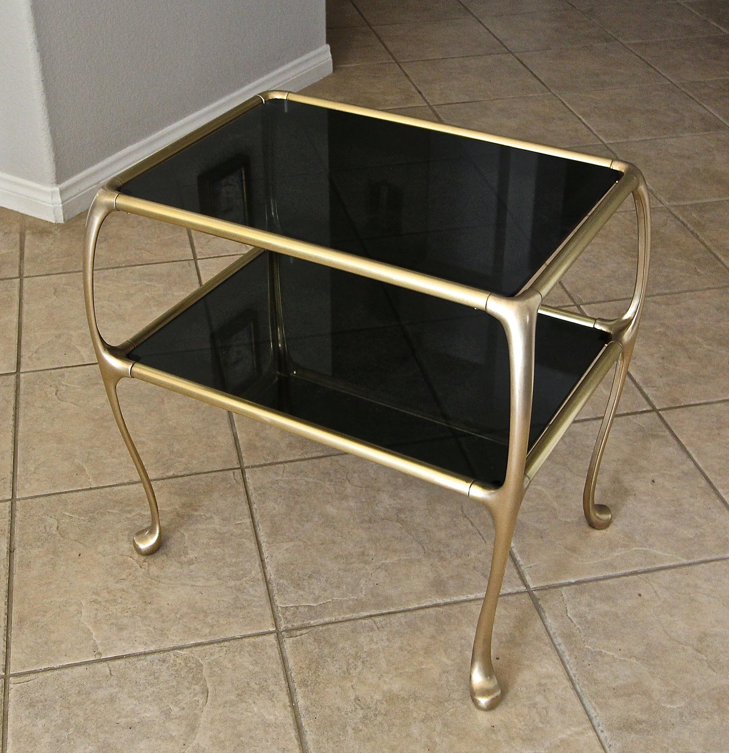 Italian Rectangular 2-Tier Brass End or Side Table In Good Condition For Sale In Palm Springs, CA