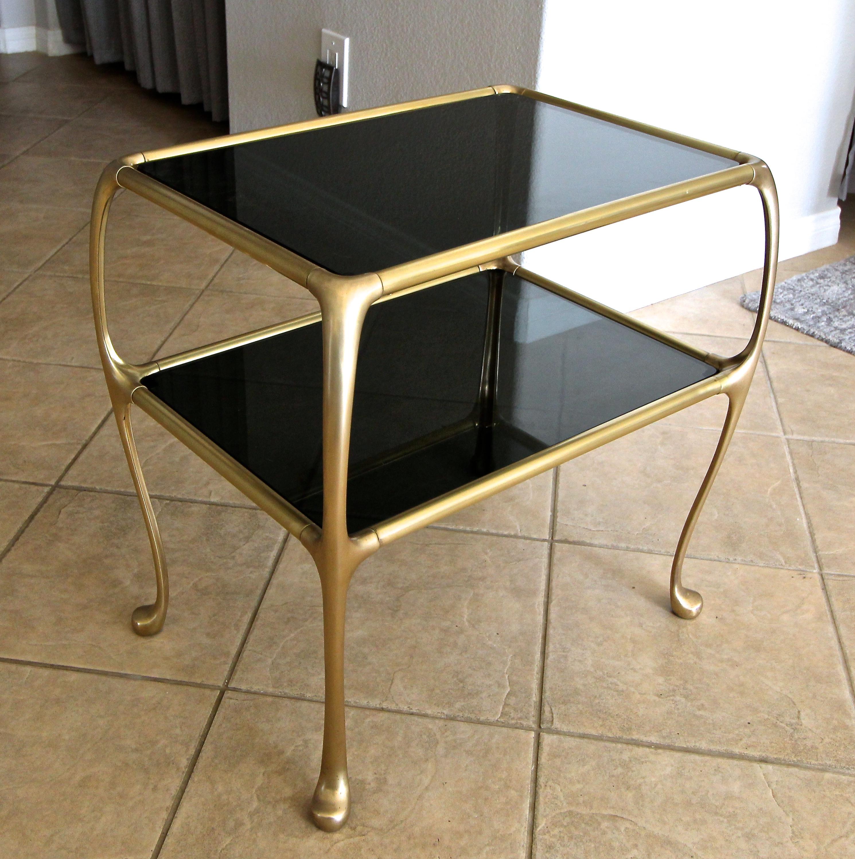 Mid-20th Century Italian Rectangular 2-Tier Brass End or Side Table For Sale