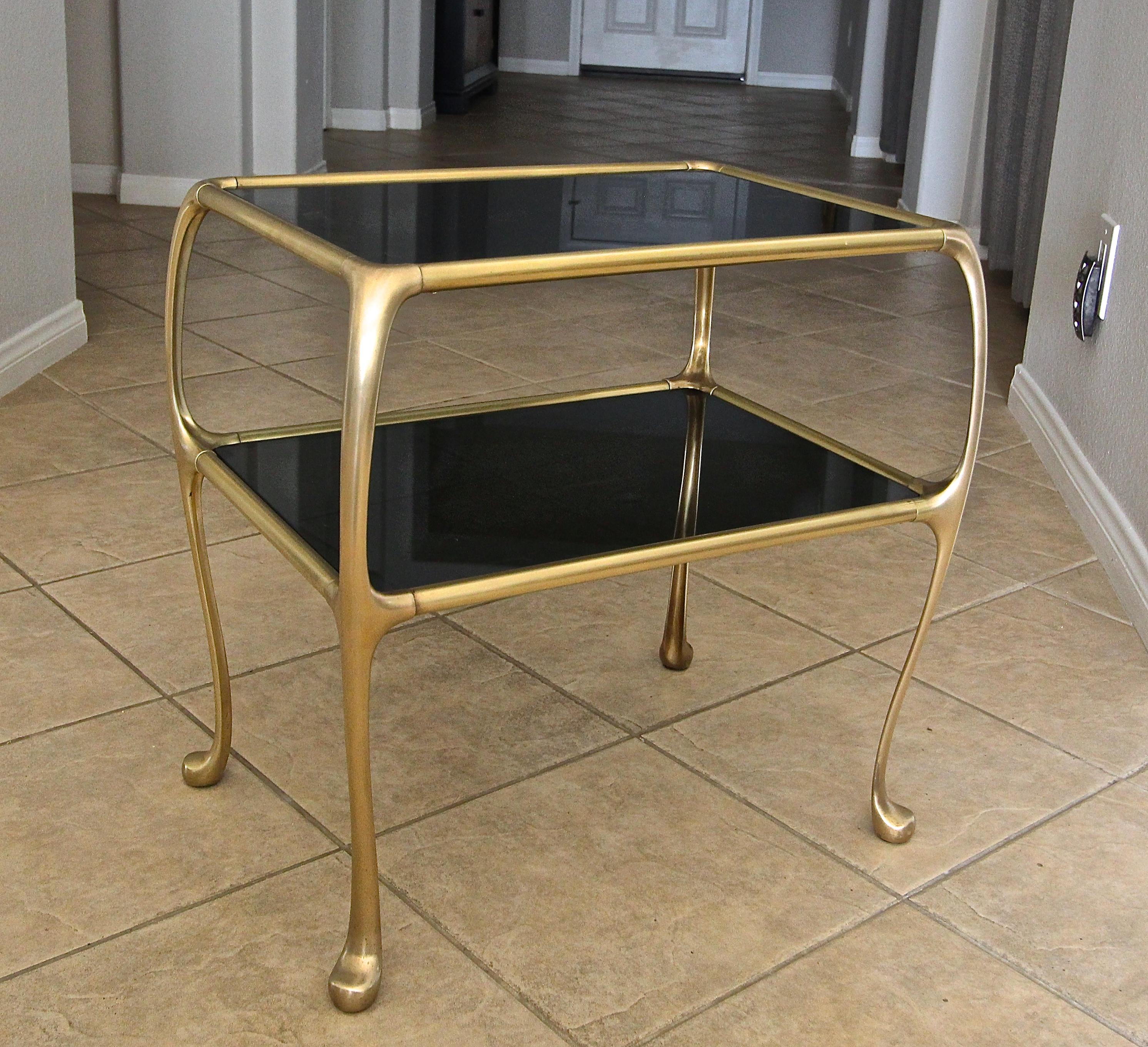 Italian Rectangular 2-Tier Brass End or Side Table For Sale 2