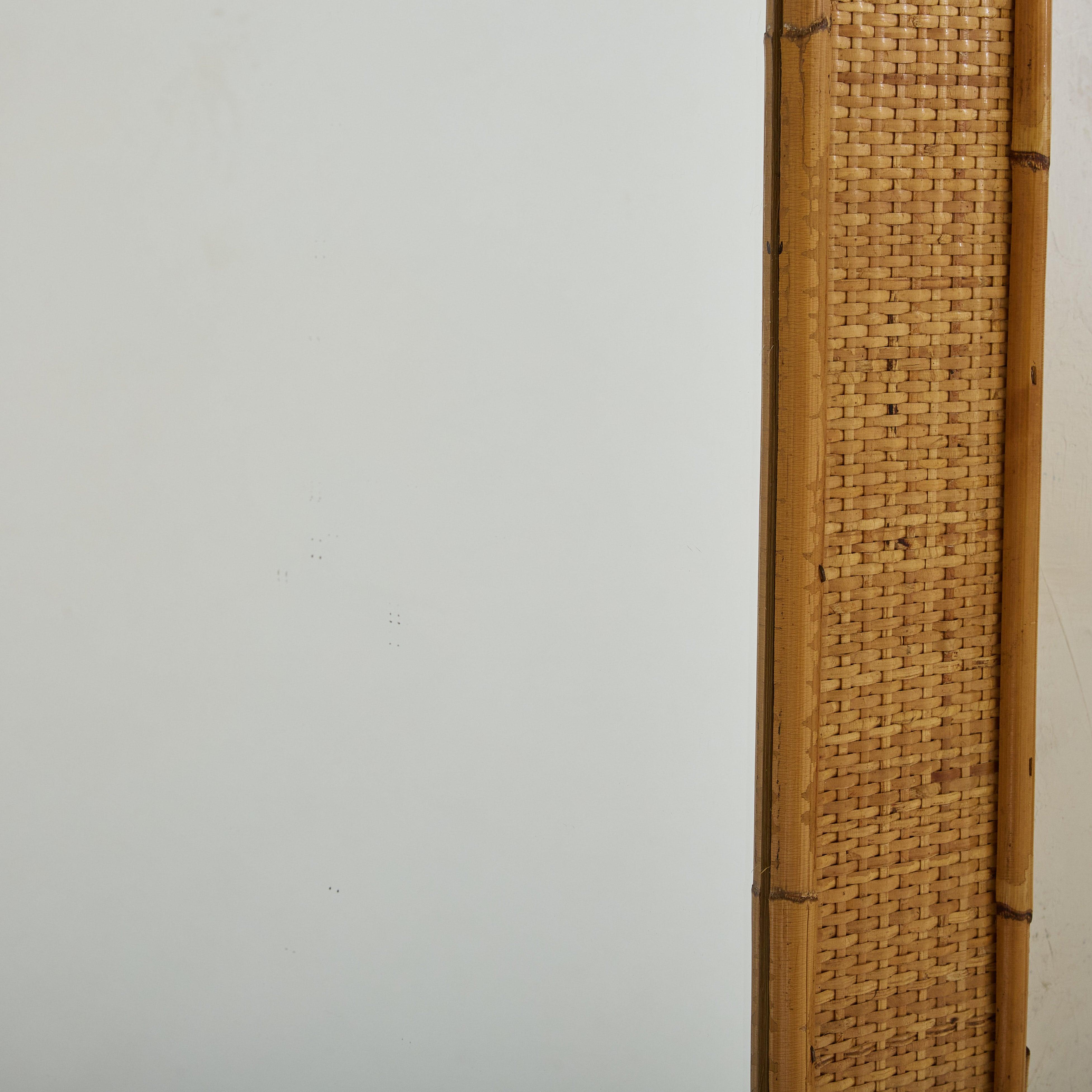 Espejo de pared italiano rectangular de bambú y ratán, años 60 Italiano en venta