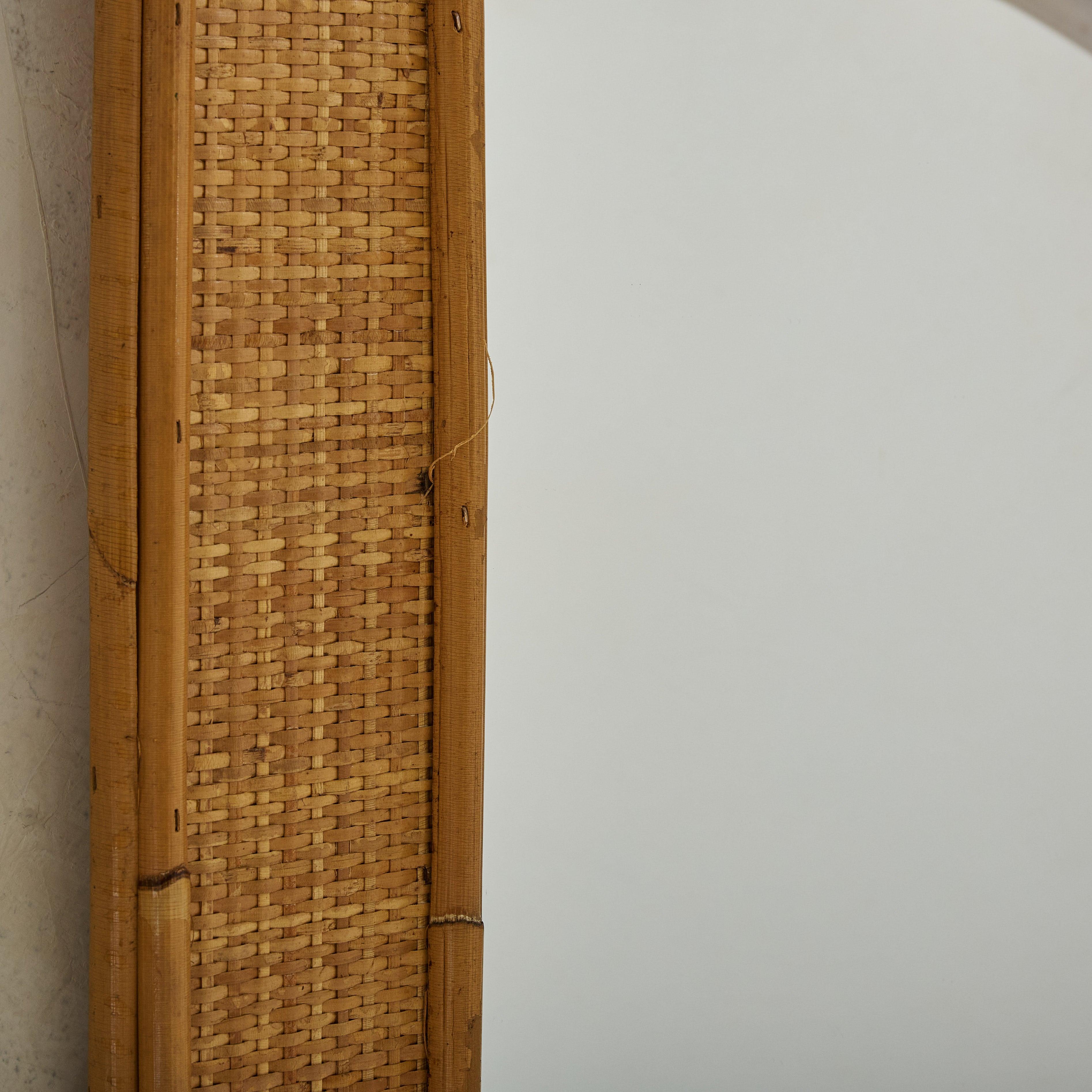 Espejo de pared italiano rectangular de bambú y ratán, años 60 mediados del siglo XX en venta