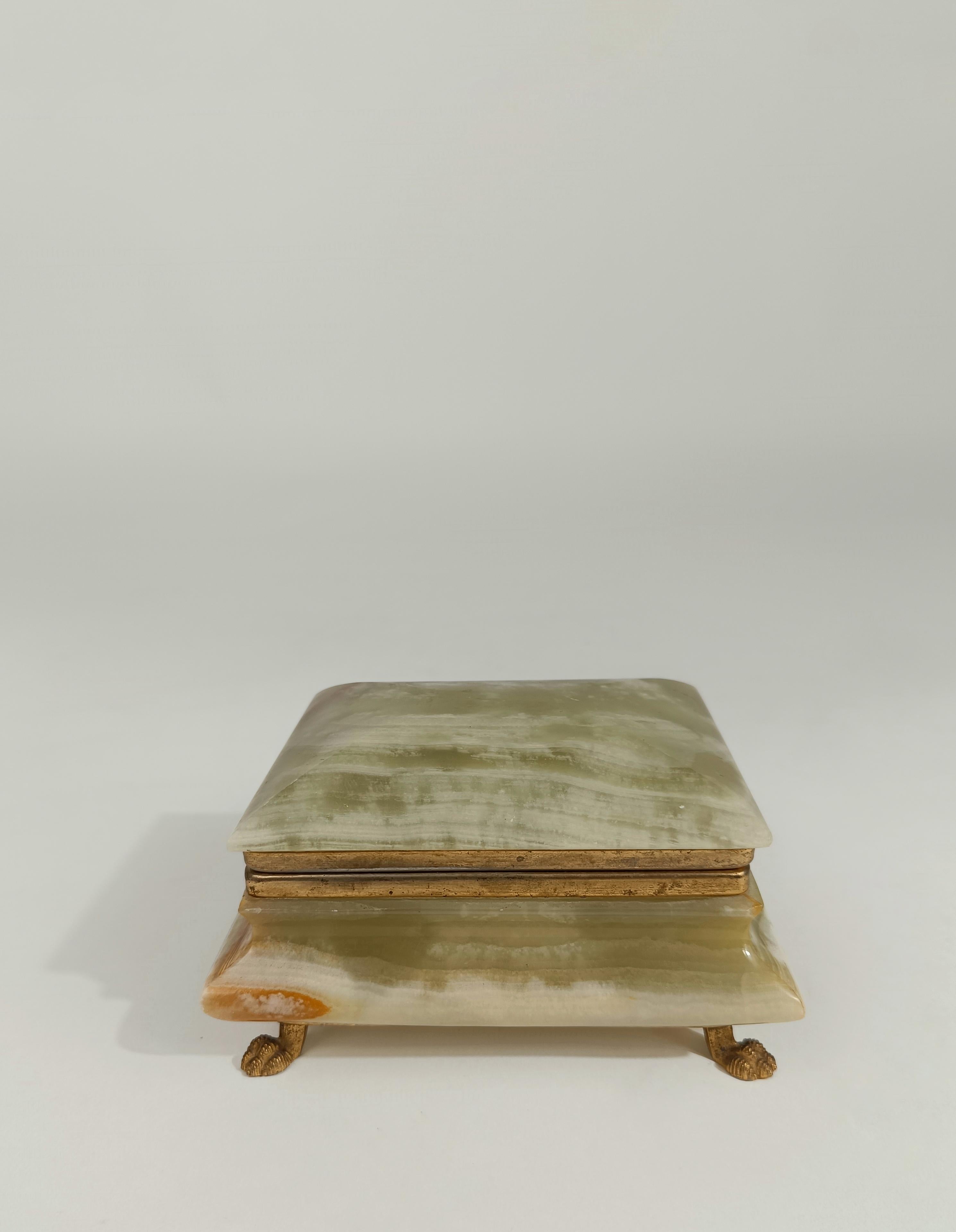 Italian Rectangular Green Onyx Marble Box with Gilded Feet, 50ss In Good Condition For Sale In Roma, IT