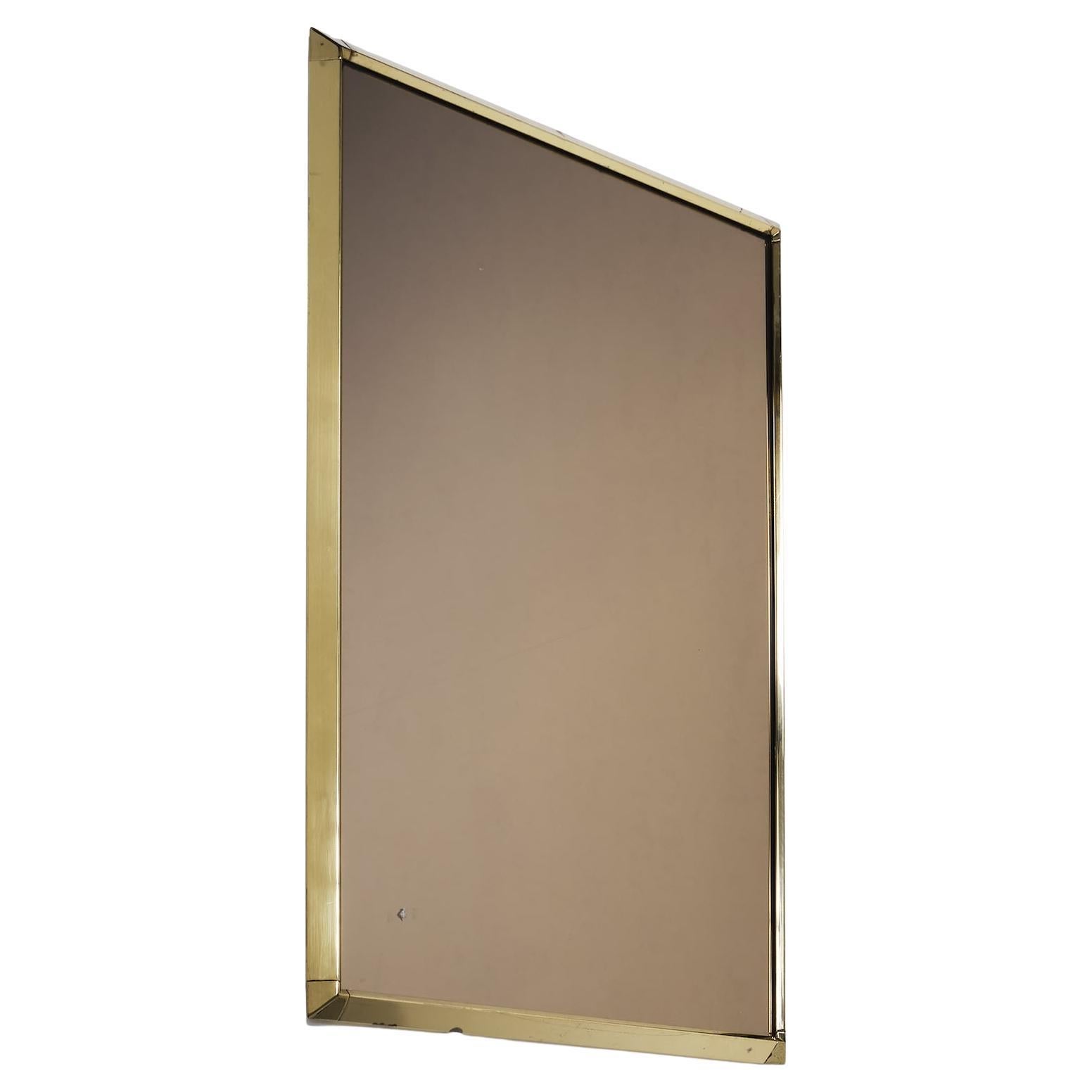 c.1970er Jahre
Messing und verspiegeltes Glas
H90 x B60 x T4cm